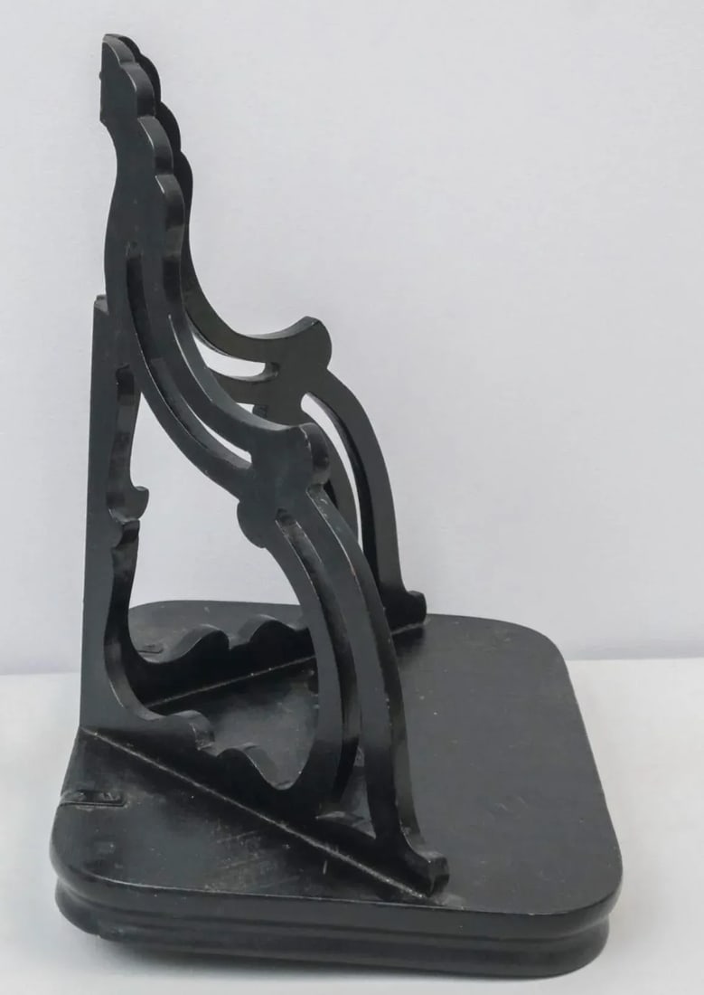 Mid 19th Century Single Black Lacquer Wooden Chinoiserie Wall Bracket or Shelf - 8