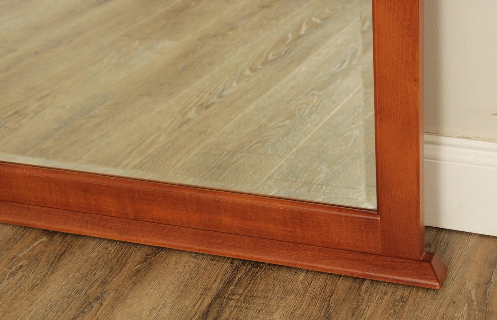 Thomasville 'Impressions' Cherry Arts & Crafts Style Wall Mirror - 10