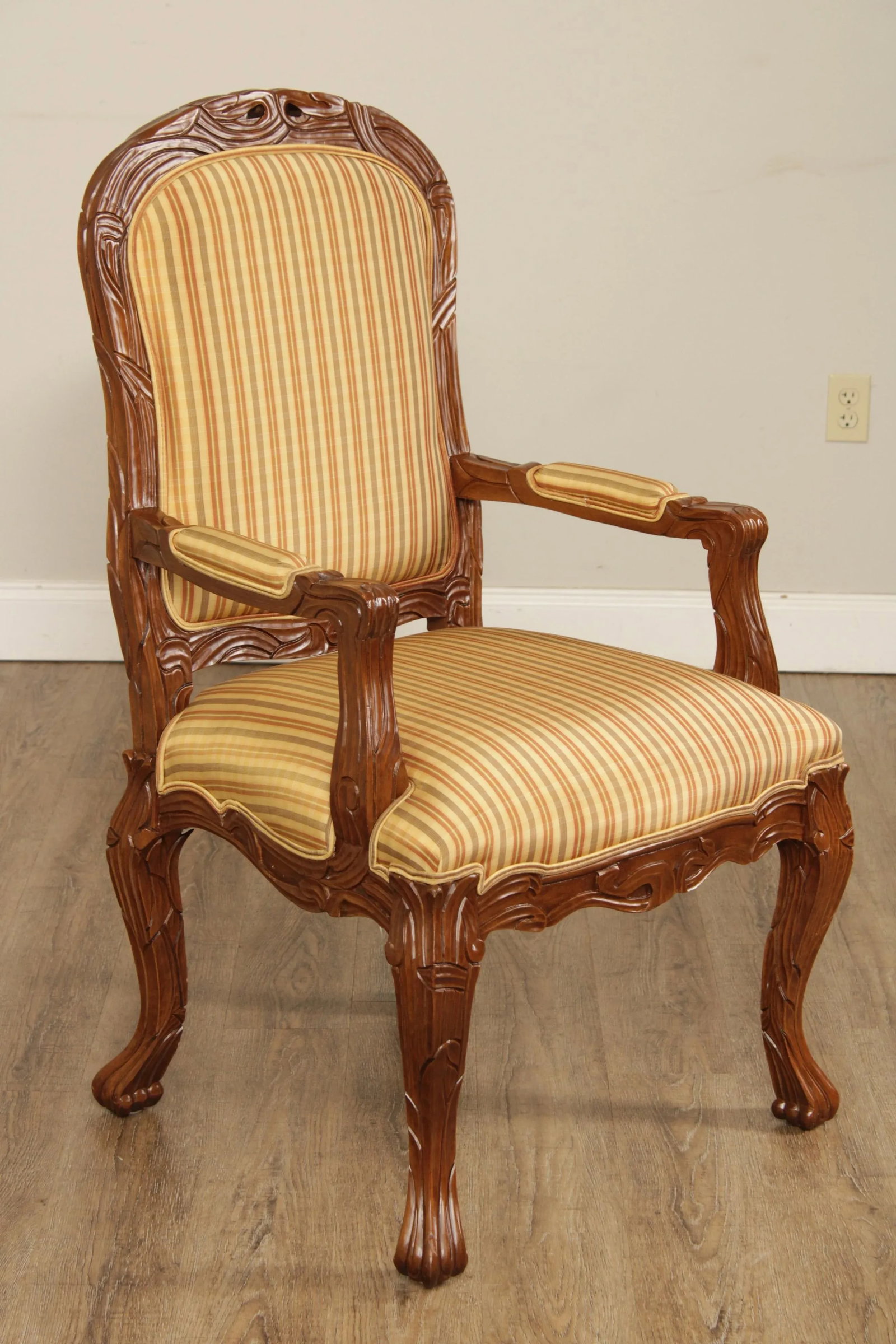 Early 21st Century Italmond Furniture French Louis XV Style Fauteuil Armchairs - A Pair - 3