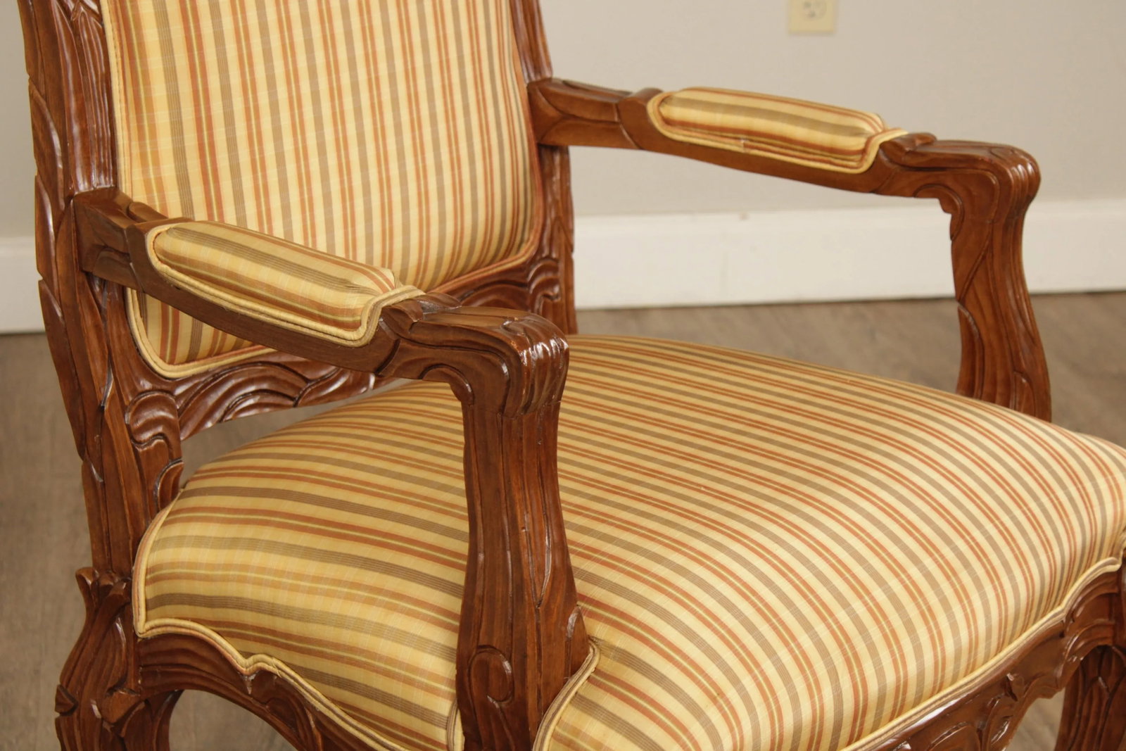 Early 21st Century Italmond Furniture French Louis XV Style Fauteuil Armchairs - A Pair - 5