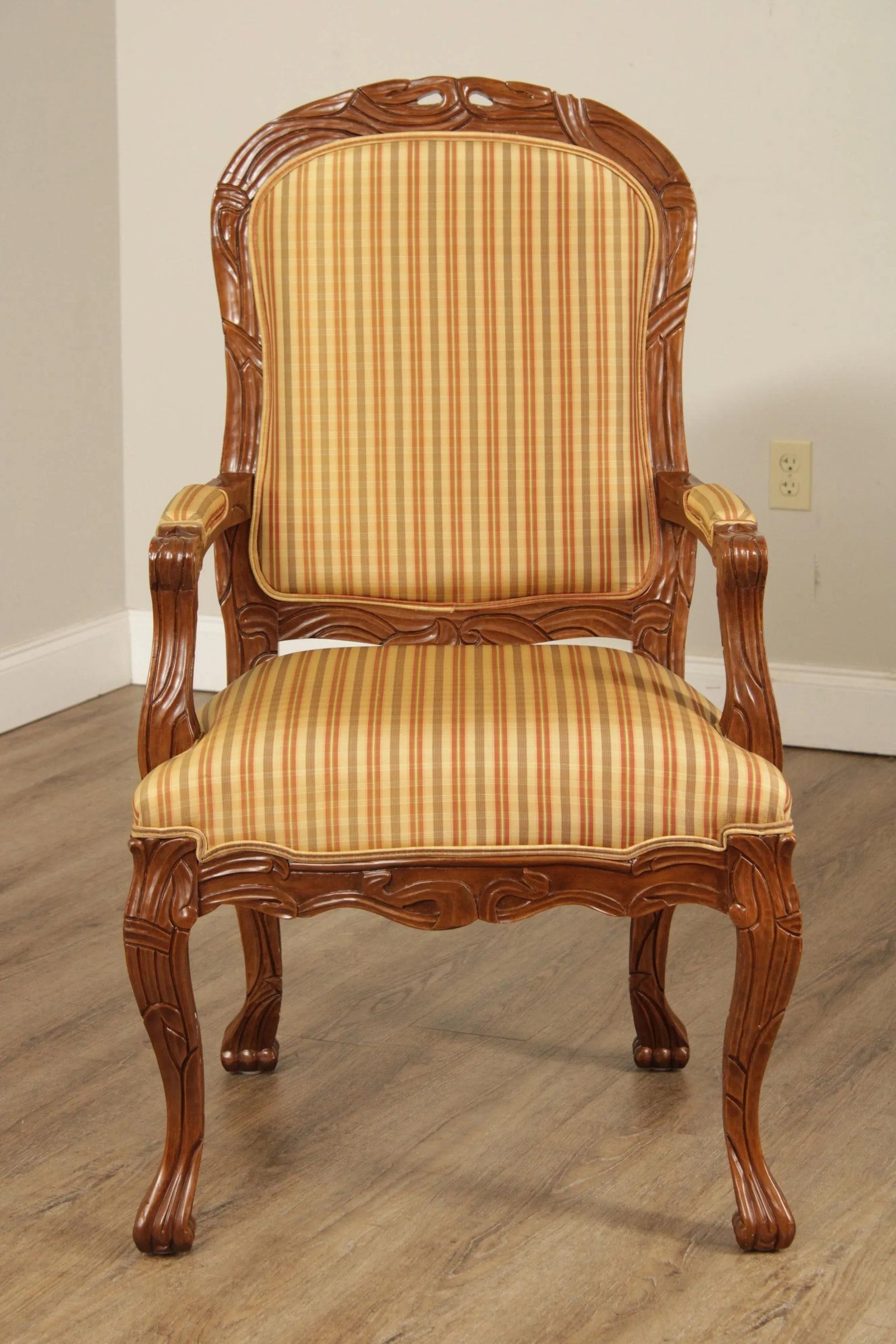 Early 21st Century Italmond Furniture French Louis XV Style Fauteuil Armchairs - A Pair - 8