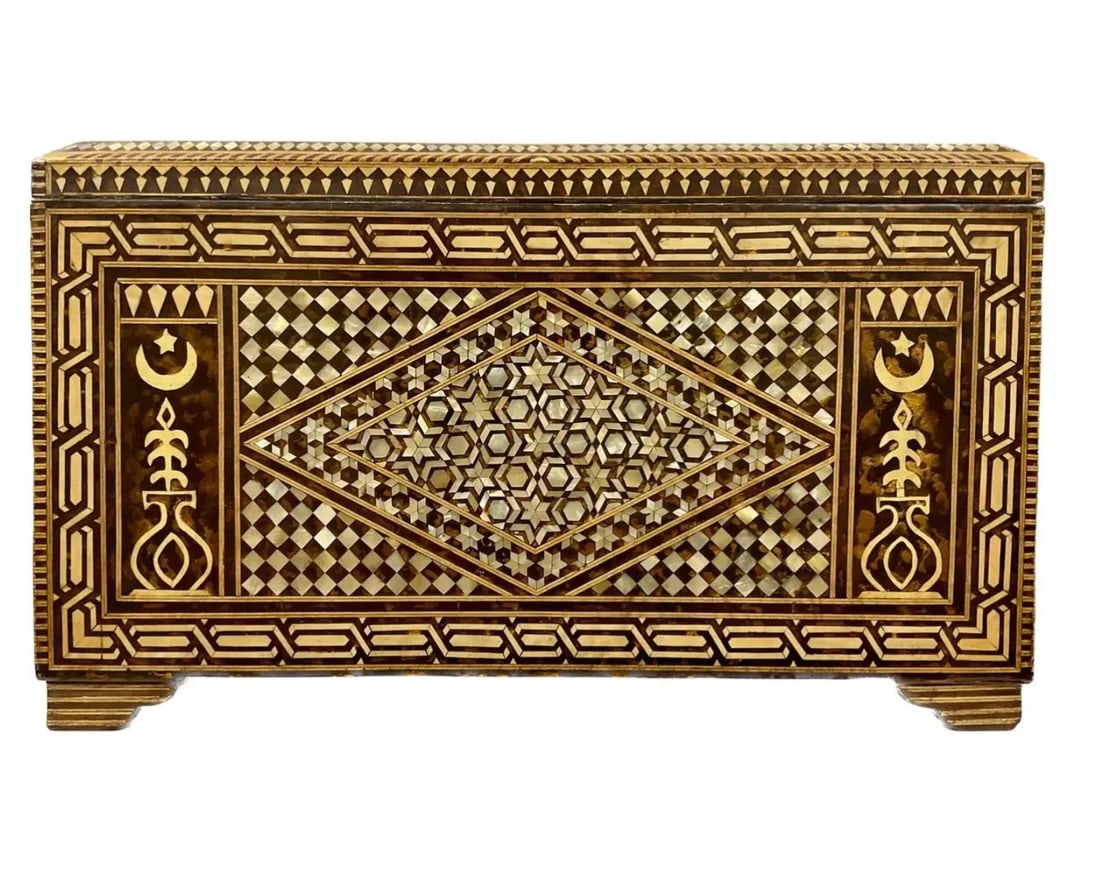 Large Middle Eastern Moorish Turkish Mother-Of-Pearl Inlaid Chest - 2