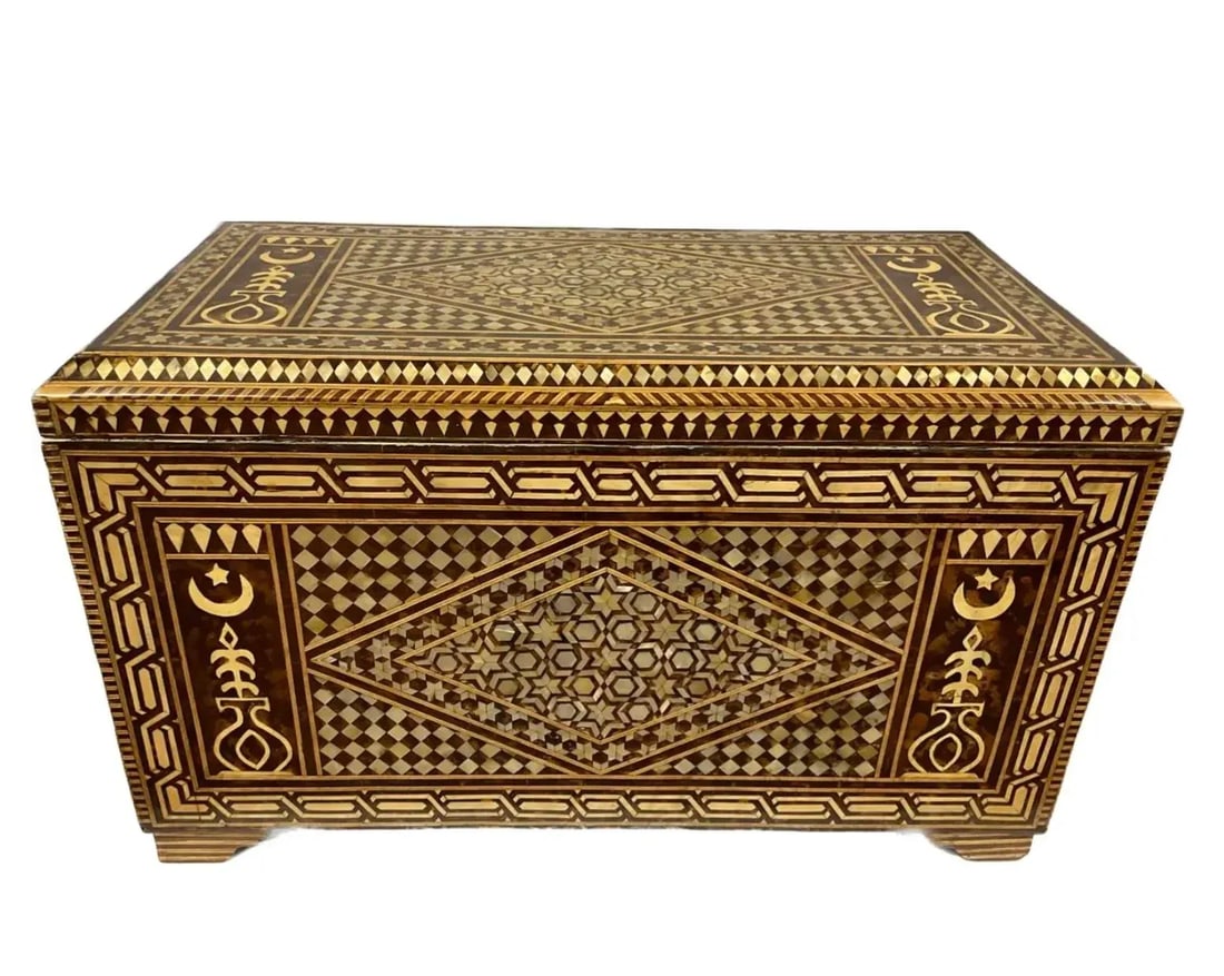 Large Middle Eastern Moorish Turkish Mother-Of-Pearl Inlaid Chest - 4