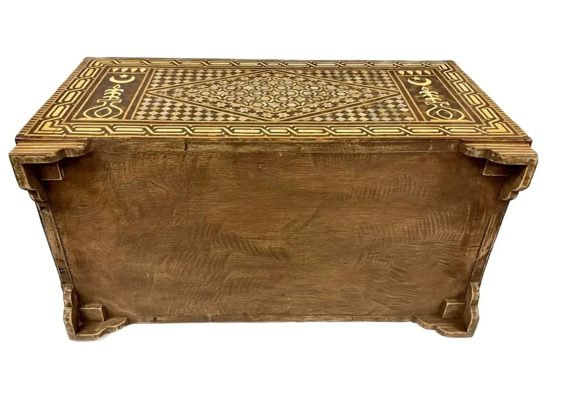 Large Middle Eastern Moorish Turkish Mother-Of-Pearl Inlaid Chest - 6