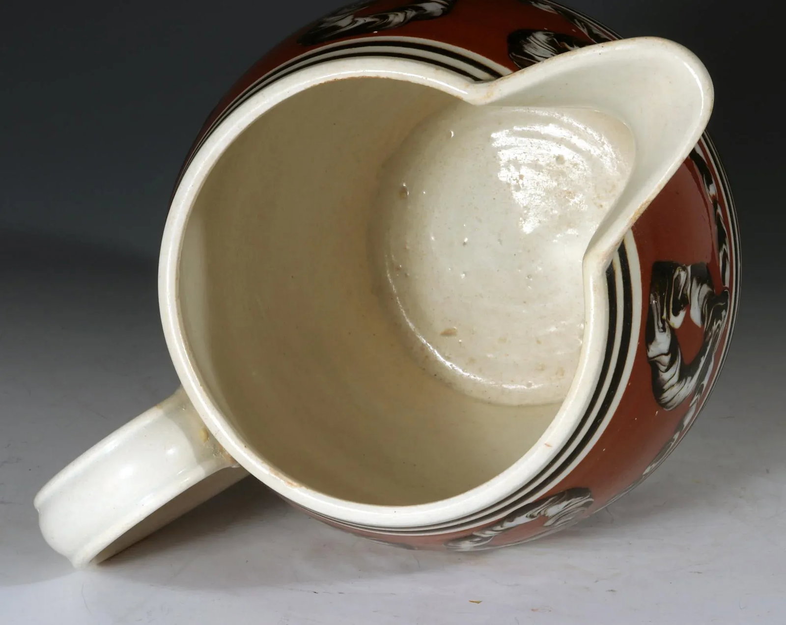 Mocha Pottery Jug With Earthworm Designs - 5