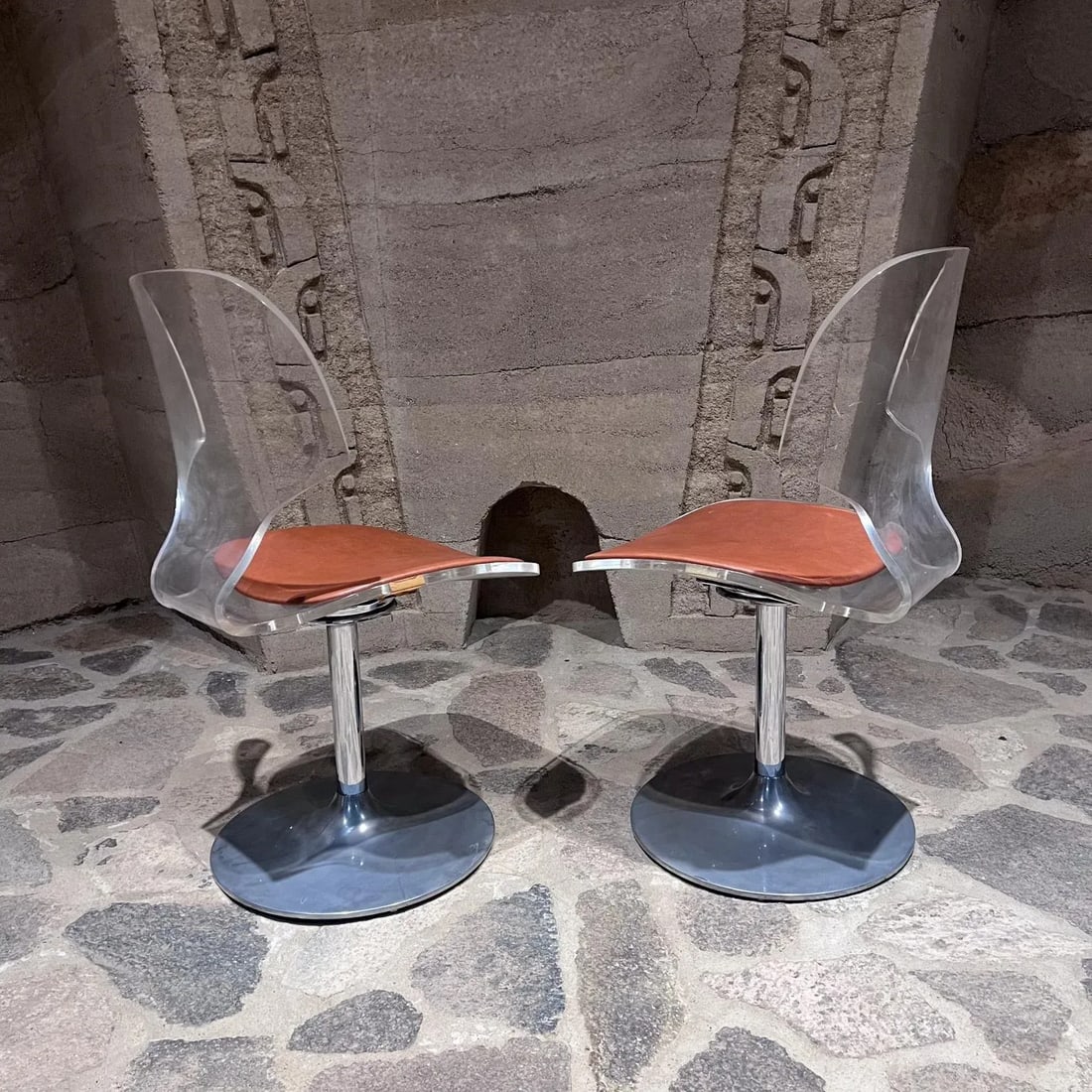 1980s Pair of Lucite and Chrome Swivel Dining Chairs - 4