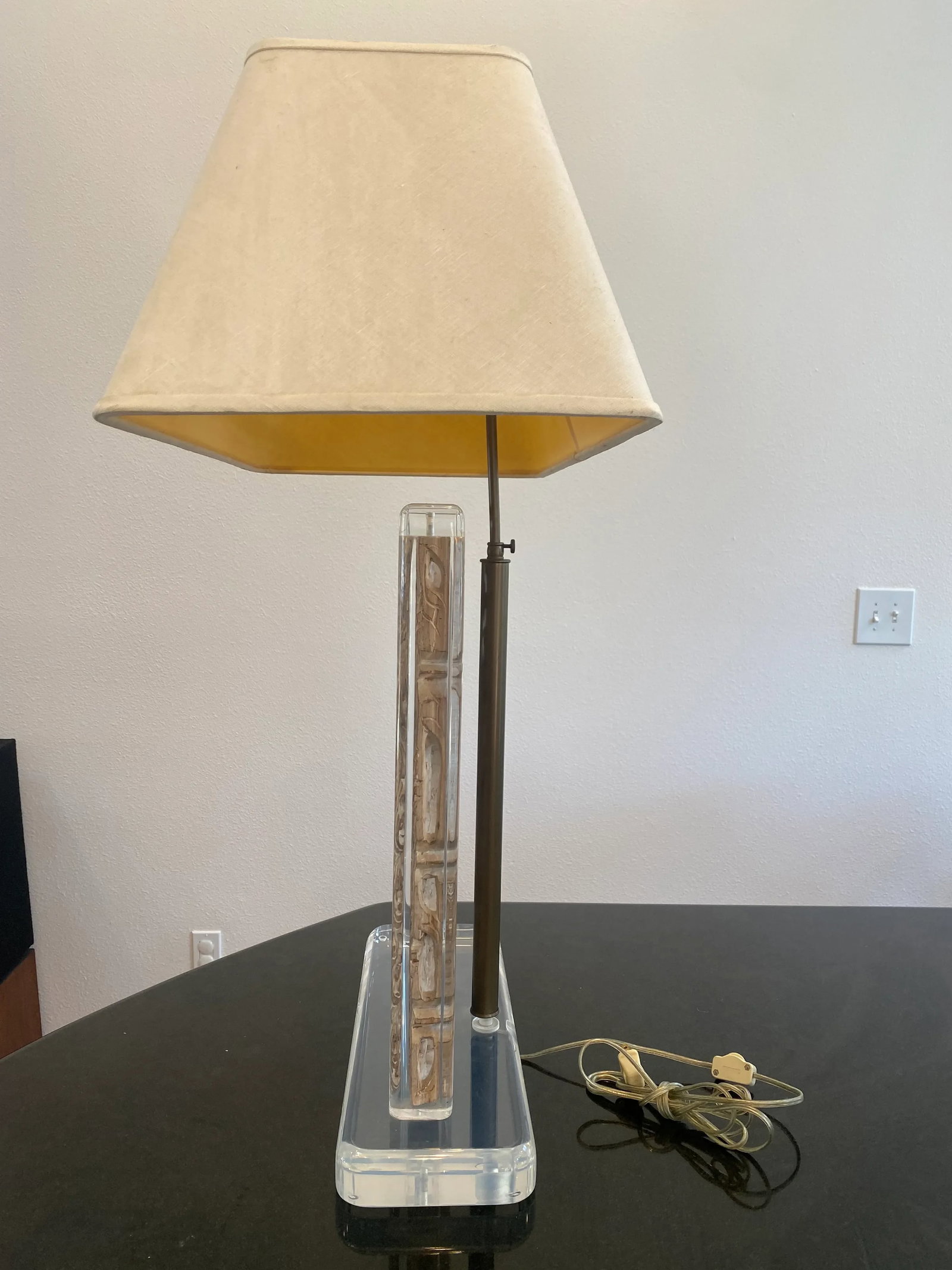 Balinese Carved Panel Table Lamp in Lucite Frame With Brass Hardware - 5