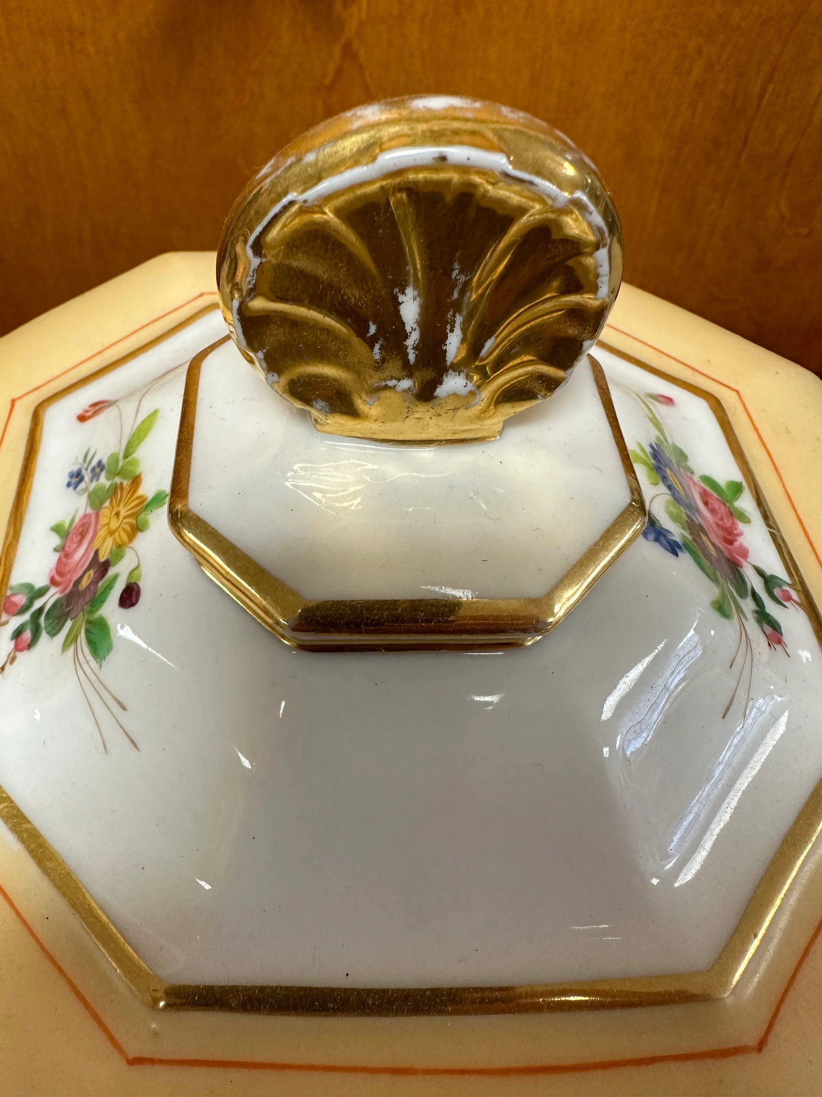 Antique Old Paris Porcelain Covered Vegetable or Soup Tureen with Painted Flowers and Apricot Yellow - 7