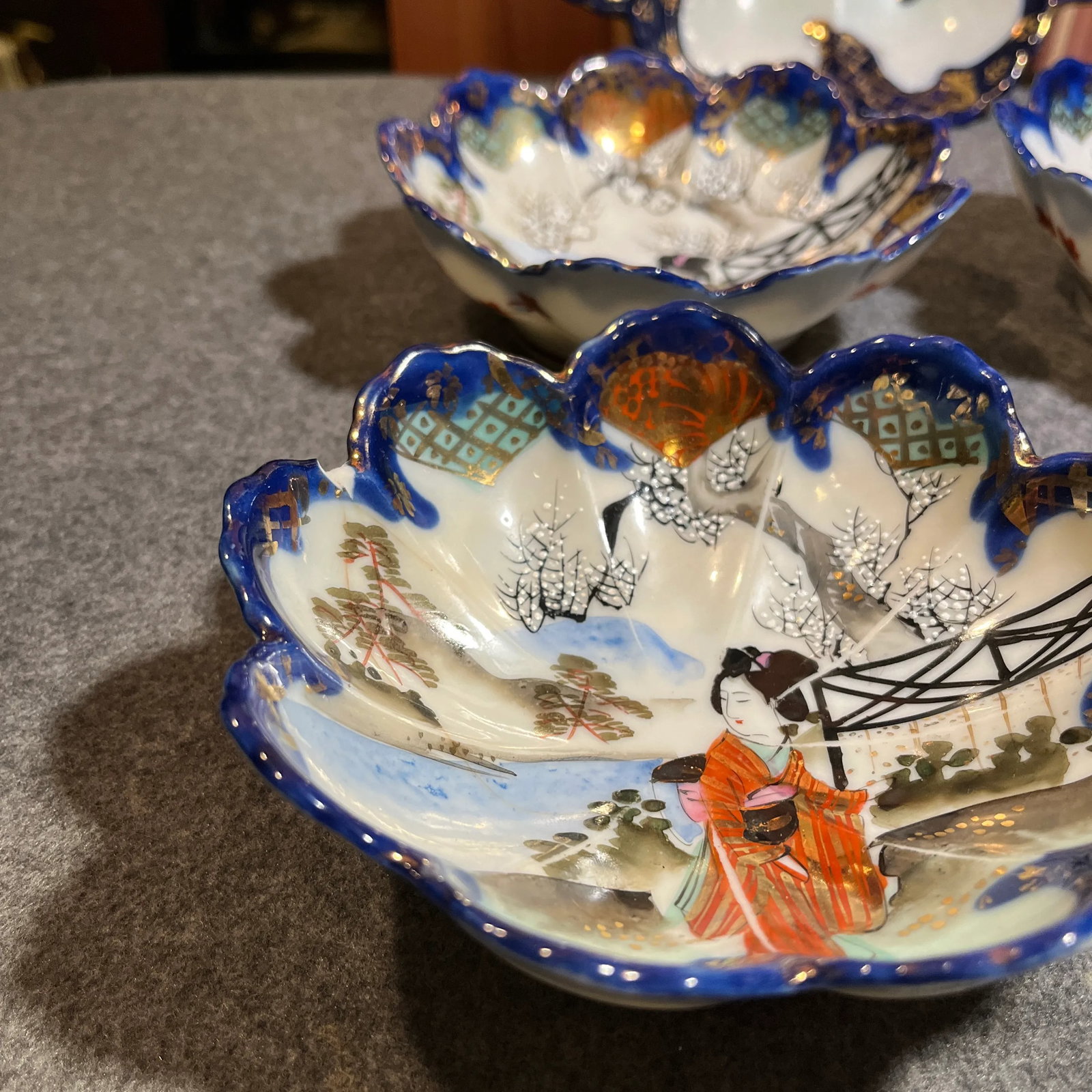 Early 20th Century Navy Blue & Gold Japanese Kutani Bowls- 5 Pieces - 3