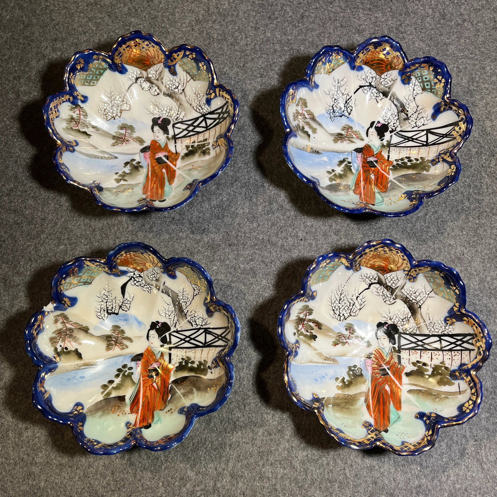 Early 20th Century Navy Blue & Gold Japanese Kutani Bowls- 5 Pieces - 5