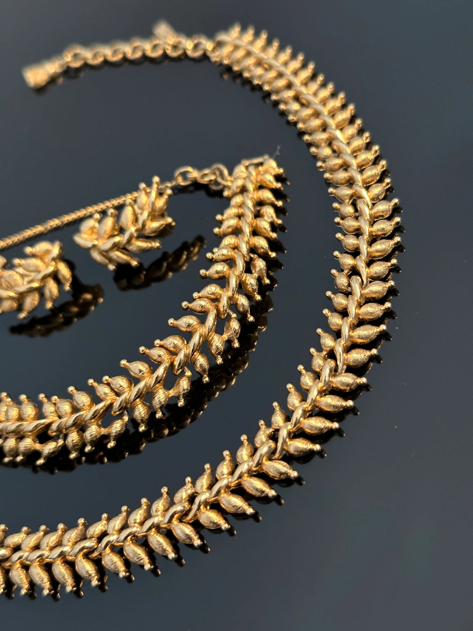 Vintage Monet Gold Tone Necklace Bracelet Earrings Set of 4 - 5