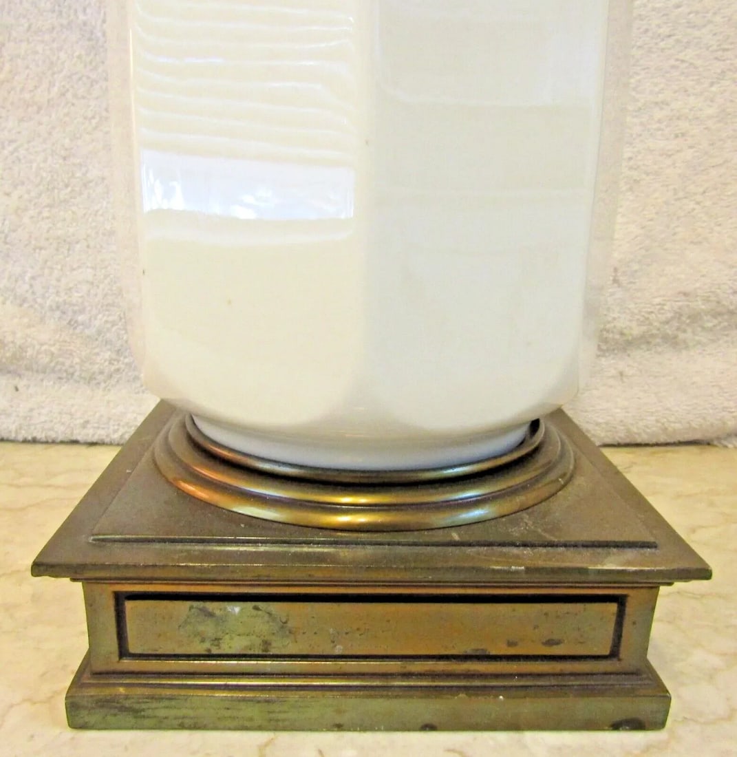 Lenox Mid-Century White Porcelain and Brass Table Lamp - 7