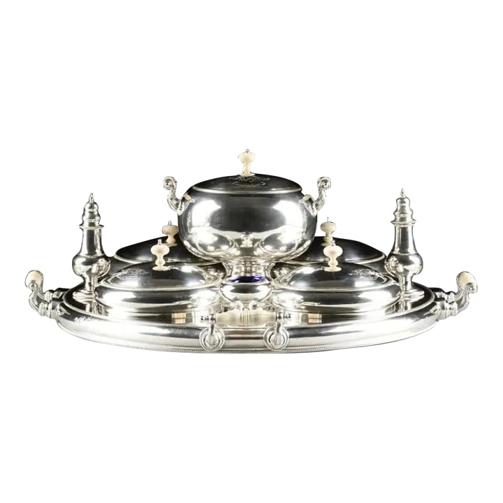 English Early 20th Century Silver Plate Lazy Susan Round Server Joseph Elliot and Sons Sheffield: A very fine example of English silver work by Sheffield silversmith Joseph Elliot and Sons. Comprises a large container of hot water that four covered serving dishes rest in surrounding a large