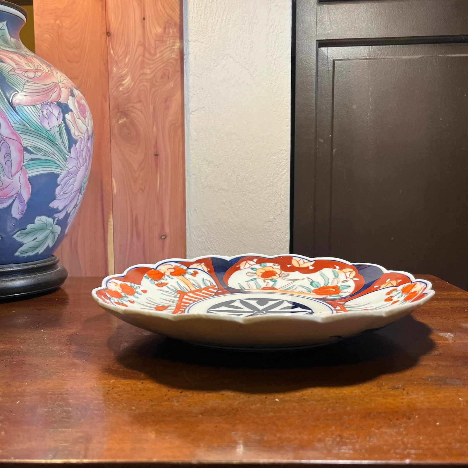 Antique Hand Painted Scalloped Japanese Imari Charger - 4