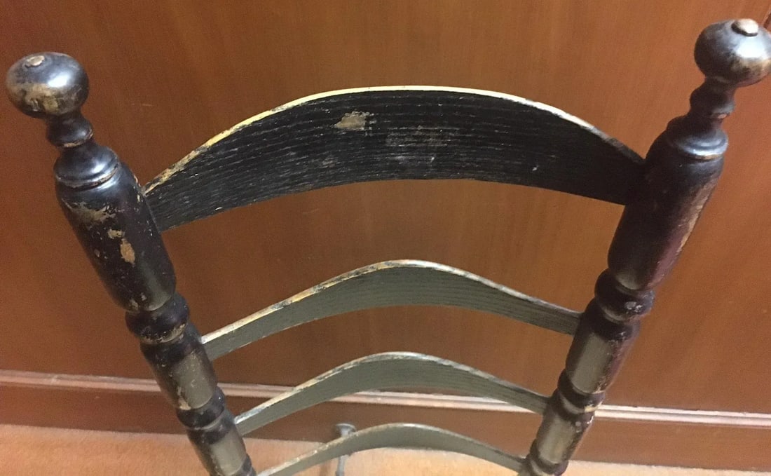 18th Century American Curved Ladder Back Oak Chair With Rush Seat - 5