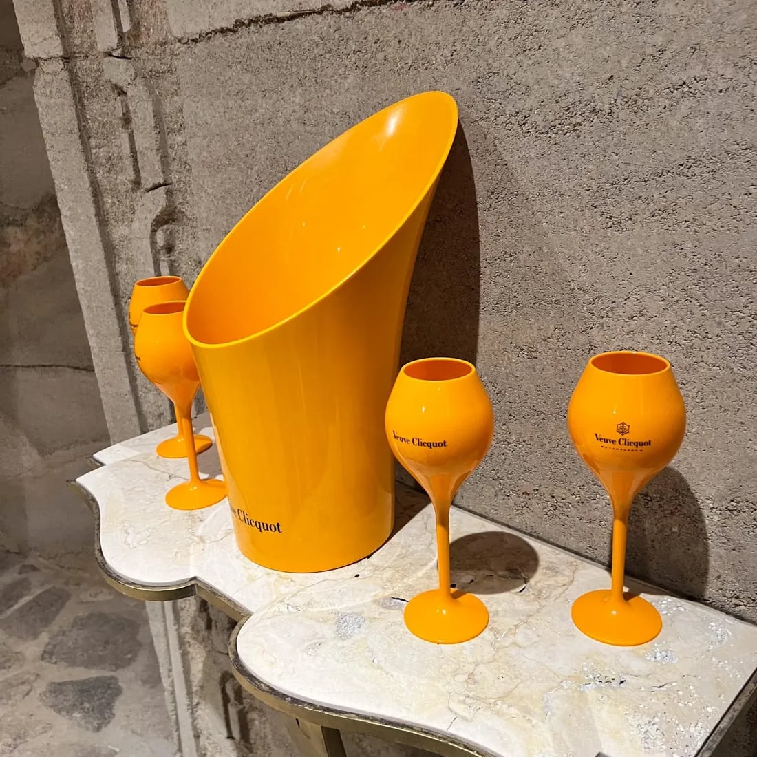 Veuve Clicquot Orange Champagne Ice Bucket With Four Glasses Set - 12