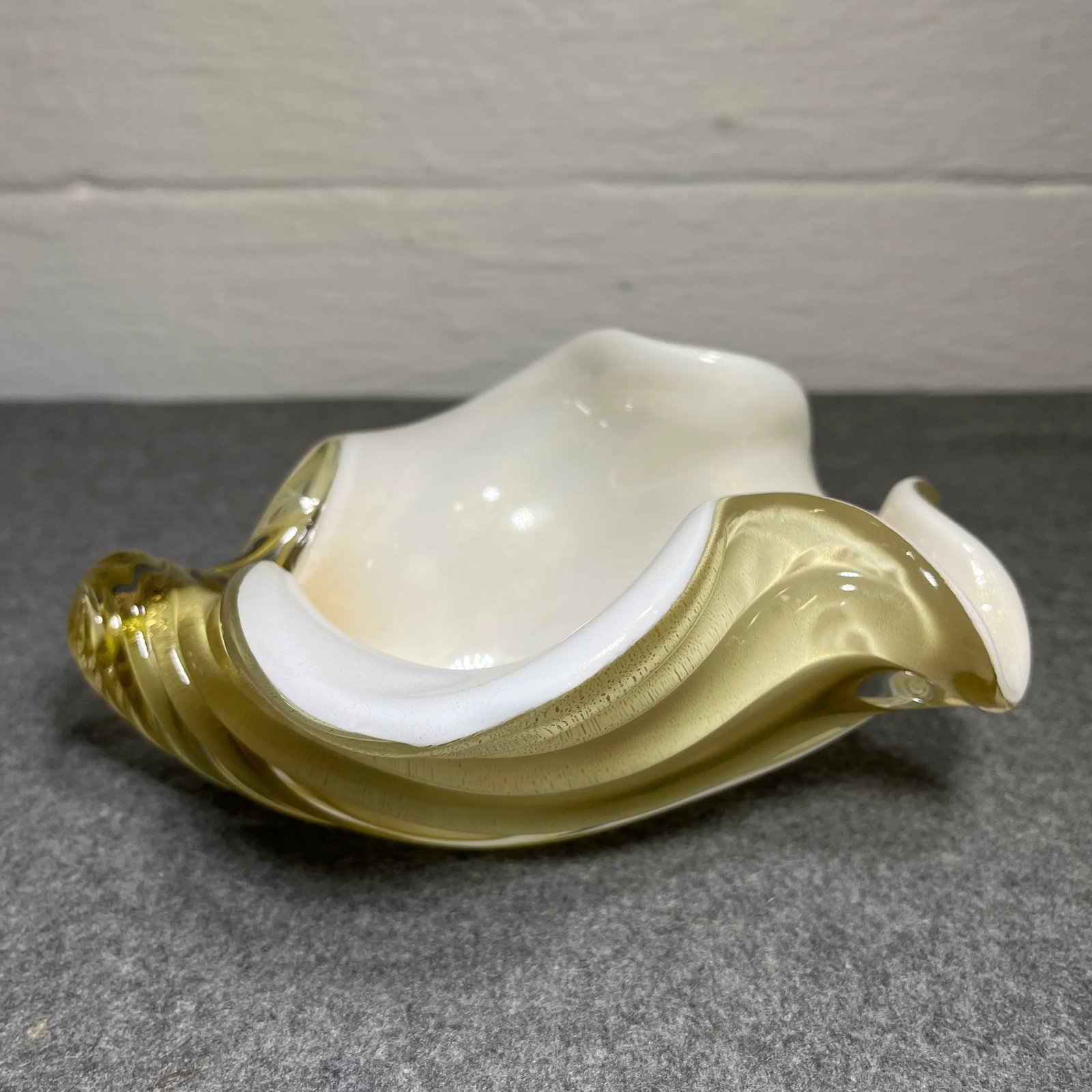 Vintage Murano Barbini Attributed Cased Glass Sea Shell Bowl - 3