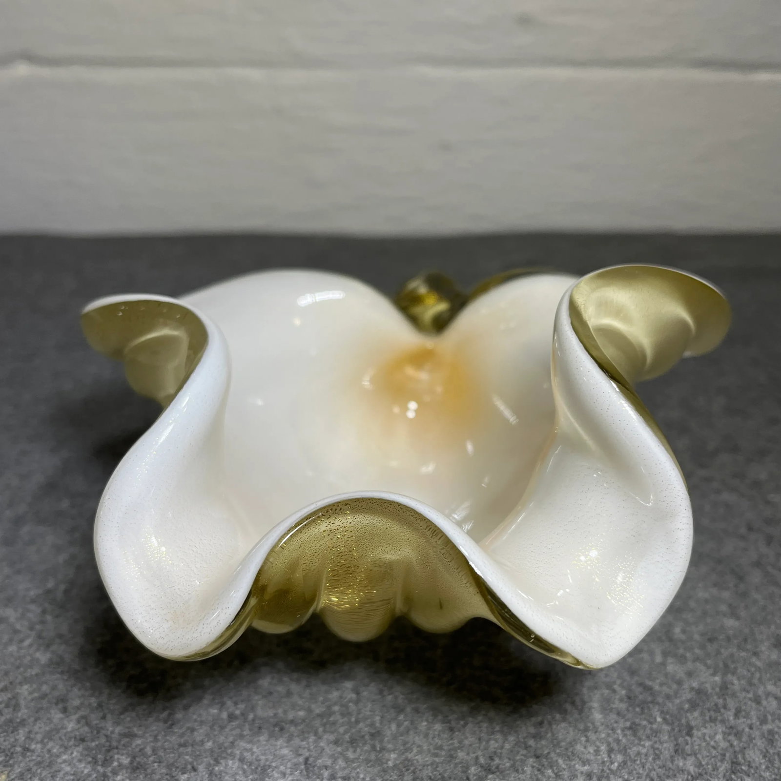 Vintage Murano Barbini Attributed Cased Glass Sea Shell Bowl - 4