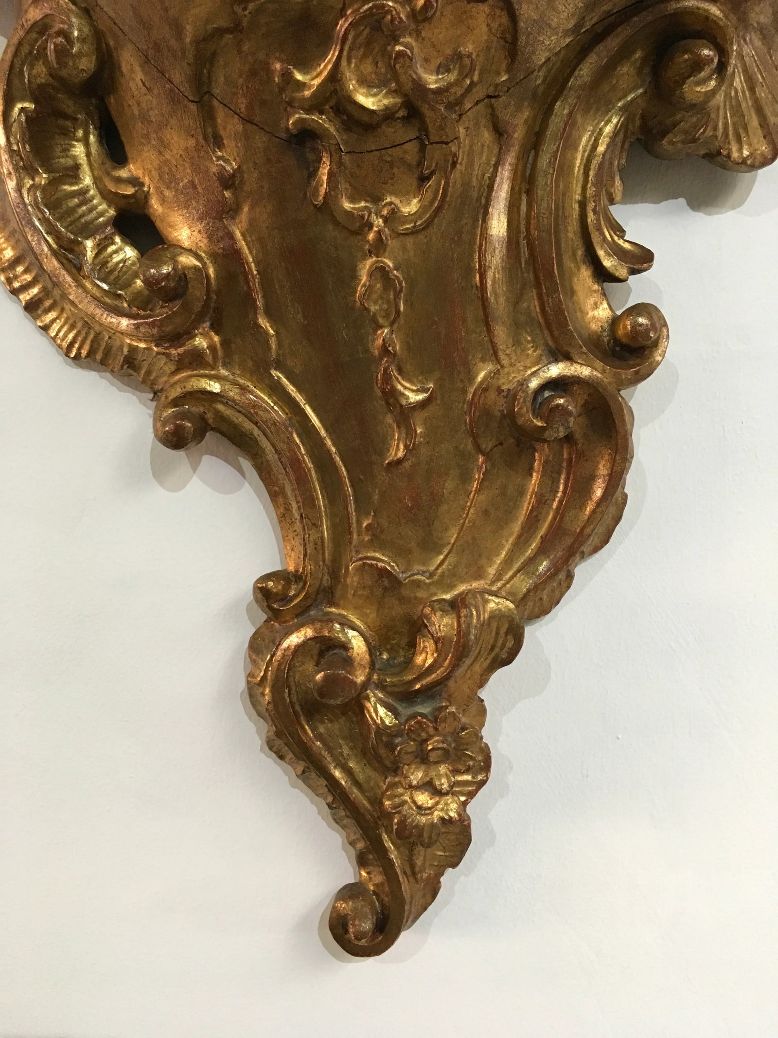 Pair of 19th Century Italian Rococo Giltwood Wall Shelves With Original Gold Leaf - 7