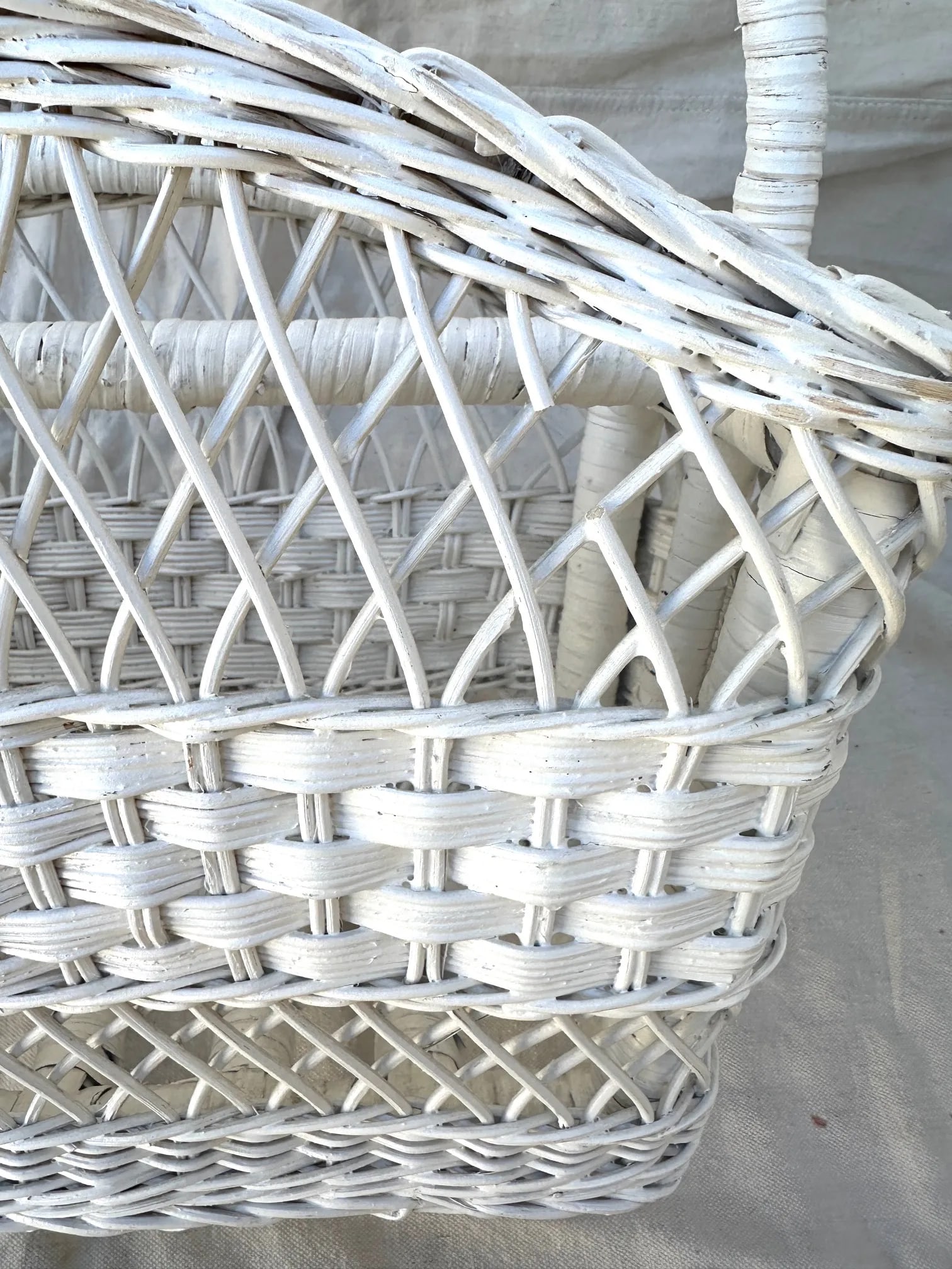 Vintage White Wicker Magazine Rack - 6
