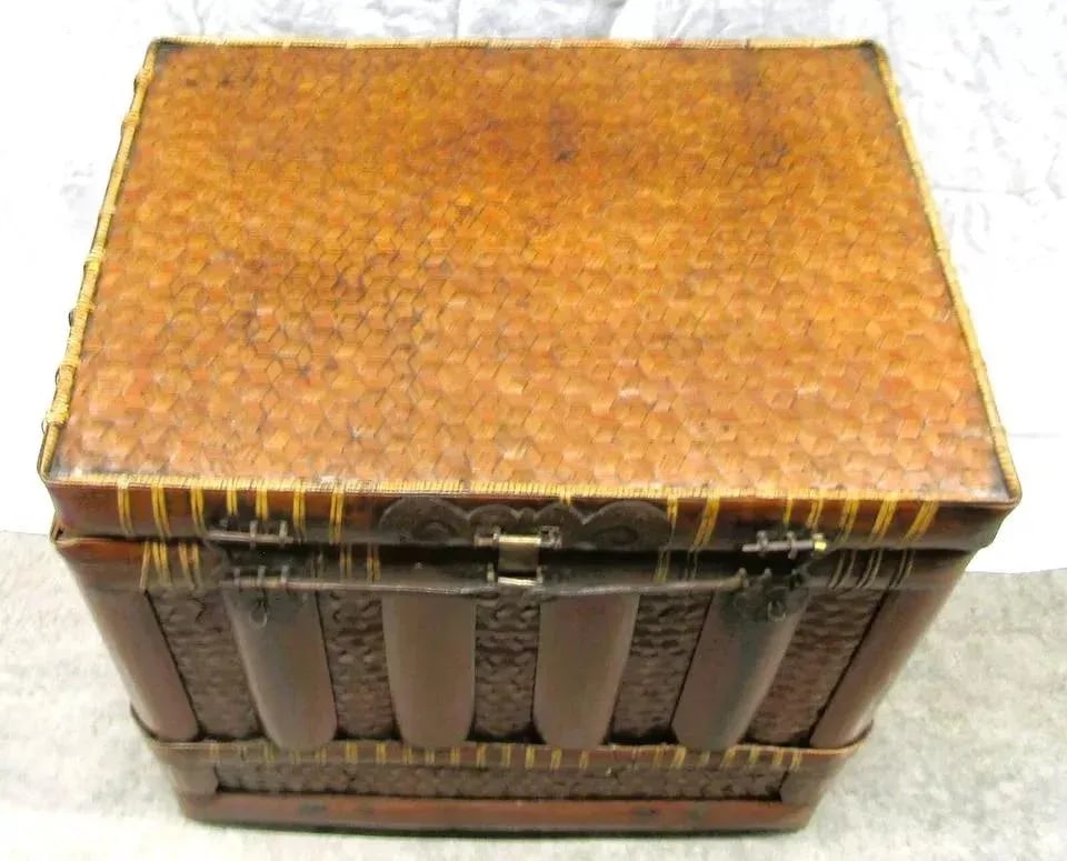 19th Century Antique Chinese Woven Bamboo and Rattan Storage Chest - 3