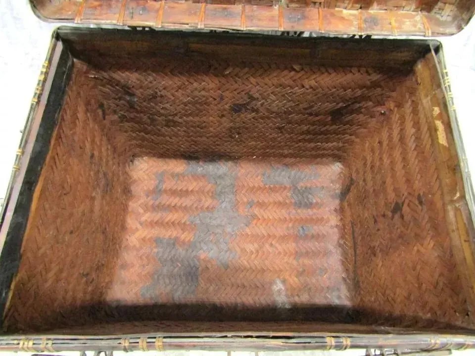 19th Century Antique Chinese Woven Bamboo and Rattan Storage Chest - 8