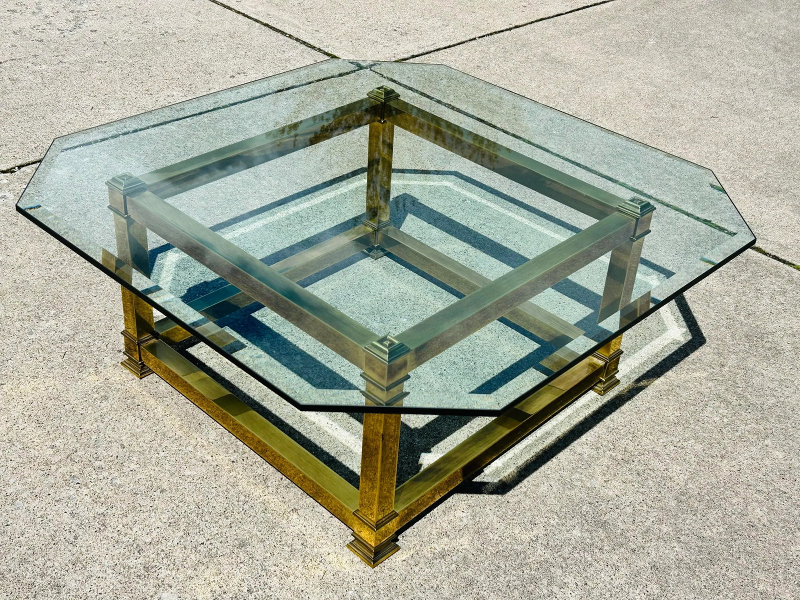 Mastercraft Attributed Mid-Century Modern Brass & Beveled Glass Coffee Table | Vintage Hollywood Reg - 4