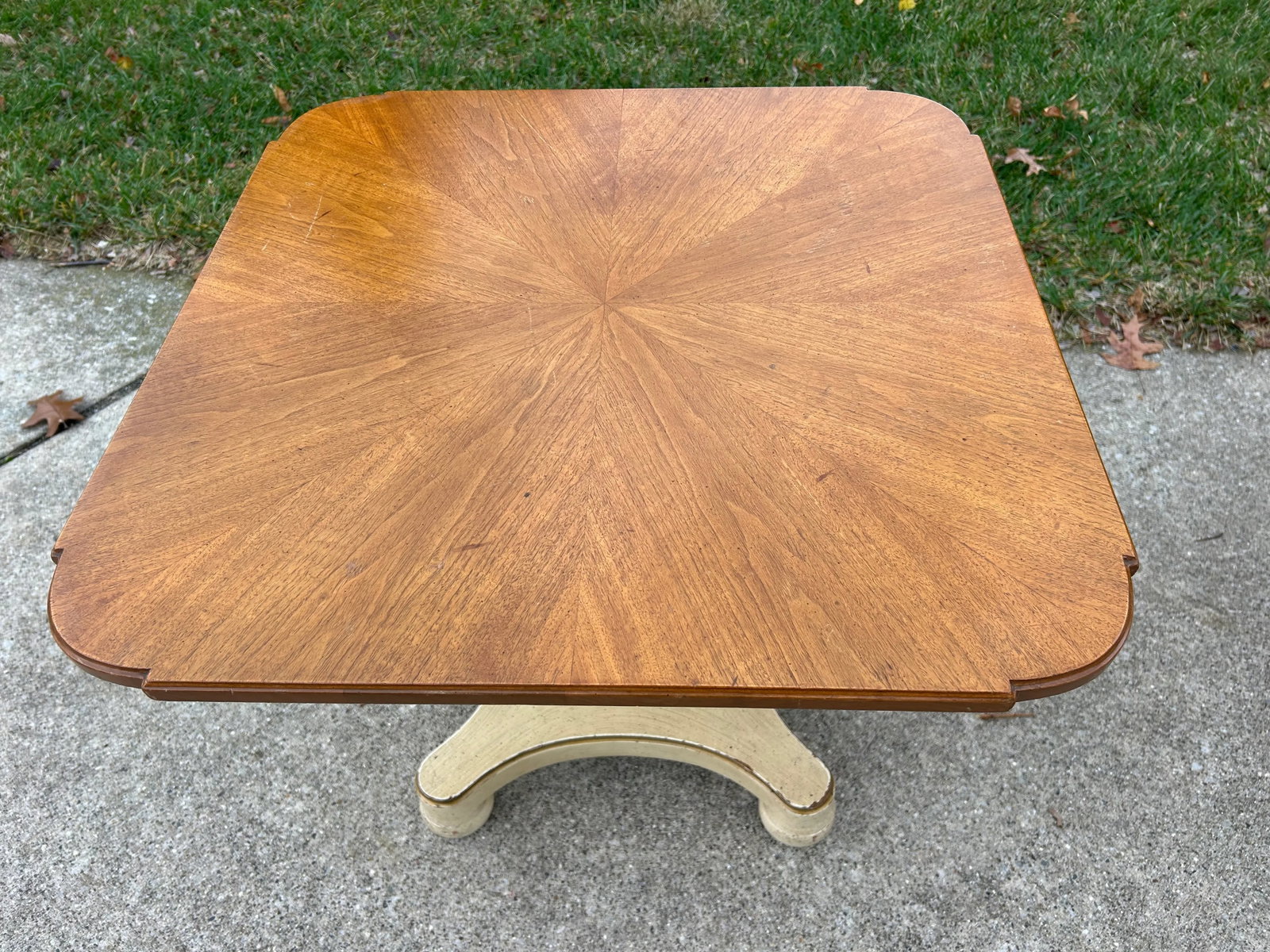 Vintage Henredon Pair of Neo-Classical Walnut & Ivory Accent Tables - 10