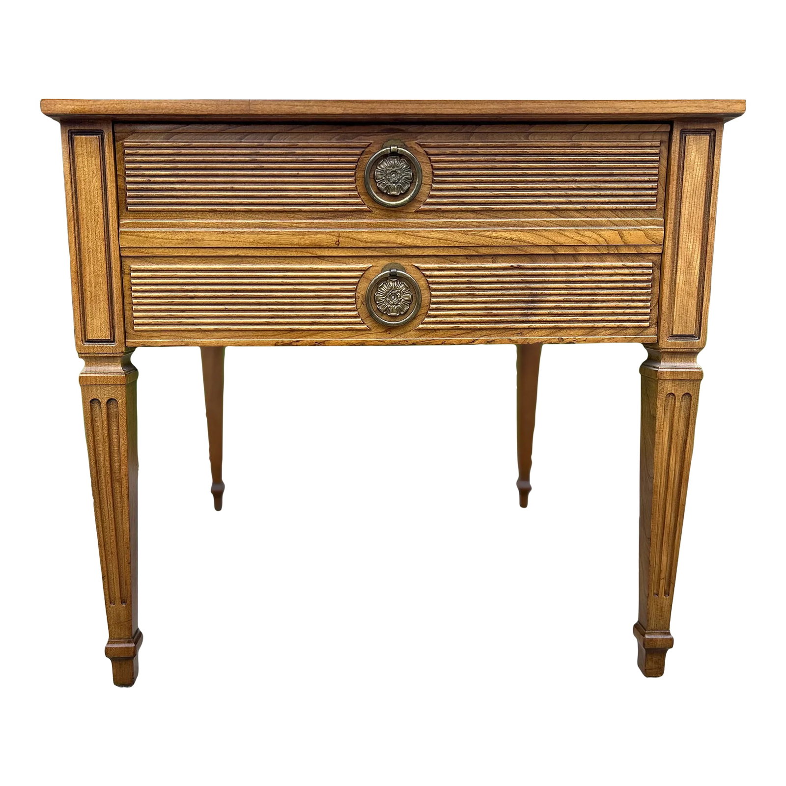 1970s Henredon Mid Century Banded Walnut and Brass Side Table: Henredon Mid-Century Banded Walnut and Brass Side Table - Elegant Vintage Accent Table This Henredon Mid-Century Banded Walnut and Brass Side Table is a striking blend of timeless design and superior