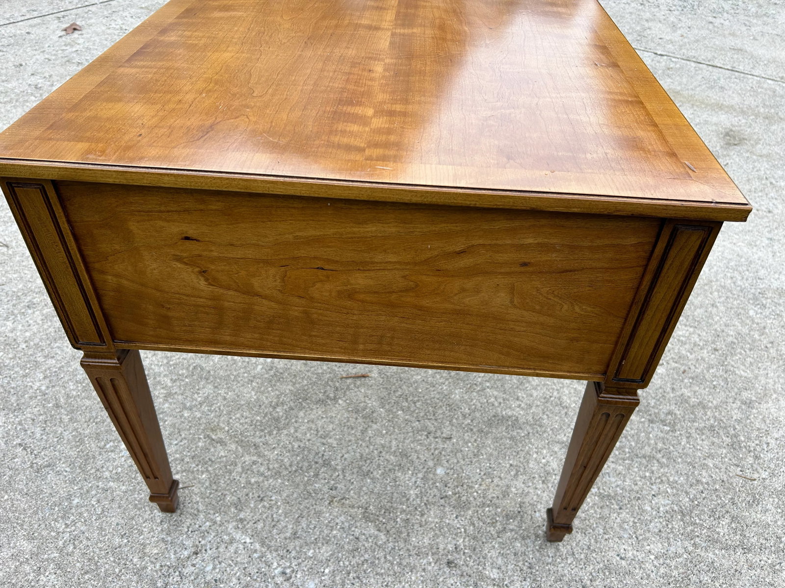 1970s Henredon Mid Century Banded Walnut and Brass Side Table - 7