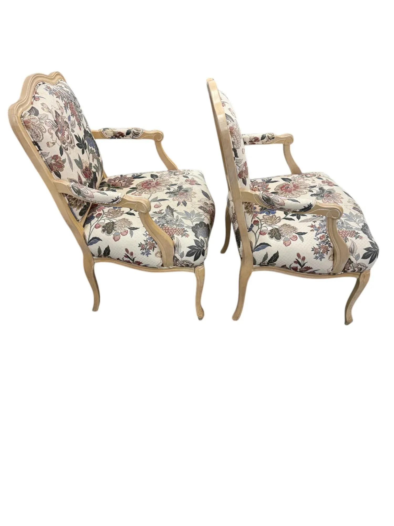 Late 20th Century Pair of Floral Armchairs - 3