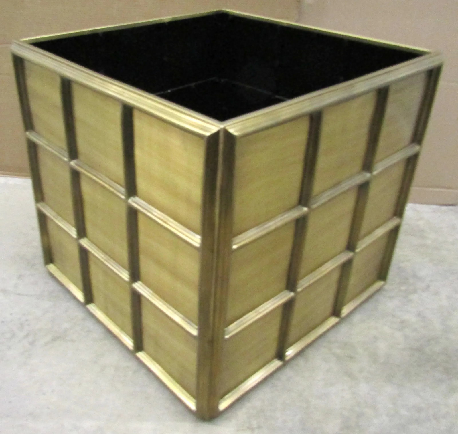 Eichholtz Large Grid Rustic Style Outdoor Planter - 6