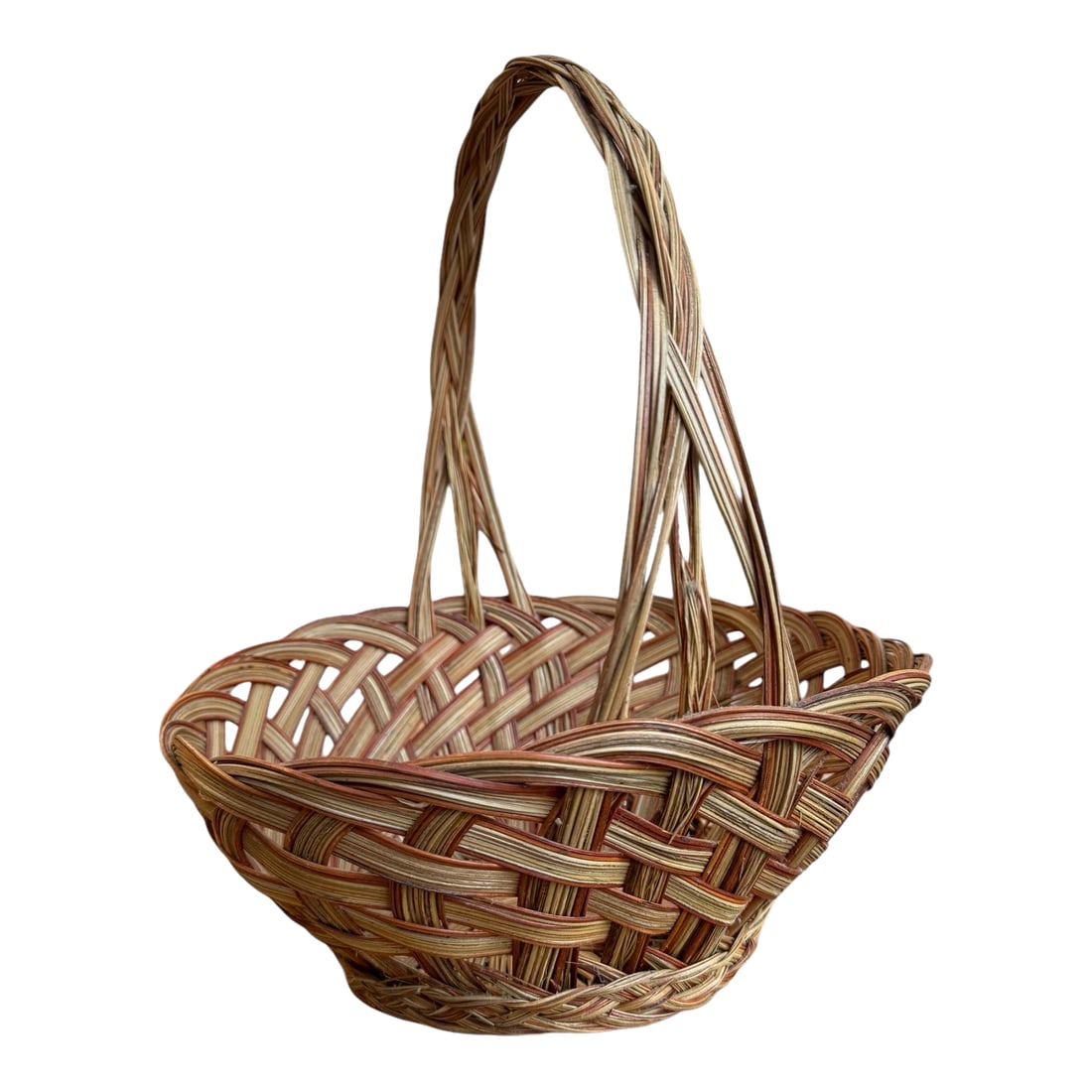 Late 20th Century Woven Wicker Reed Tonal Basket: Vintage natural basket just in time for spring. Attractive two tone woven design. The basket is woven with a tighter woven banding at base. Utilize throughout the year and just in time for Easter. 12.