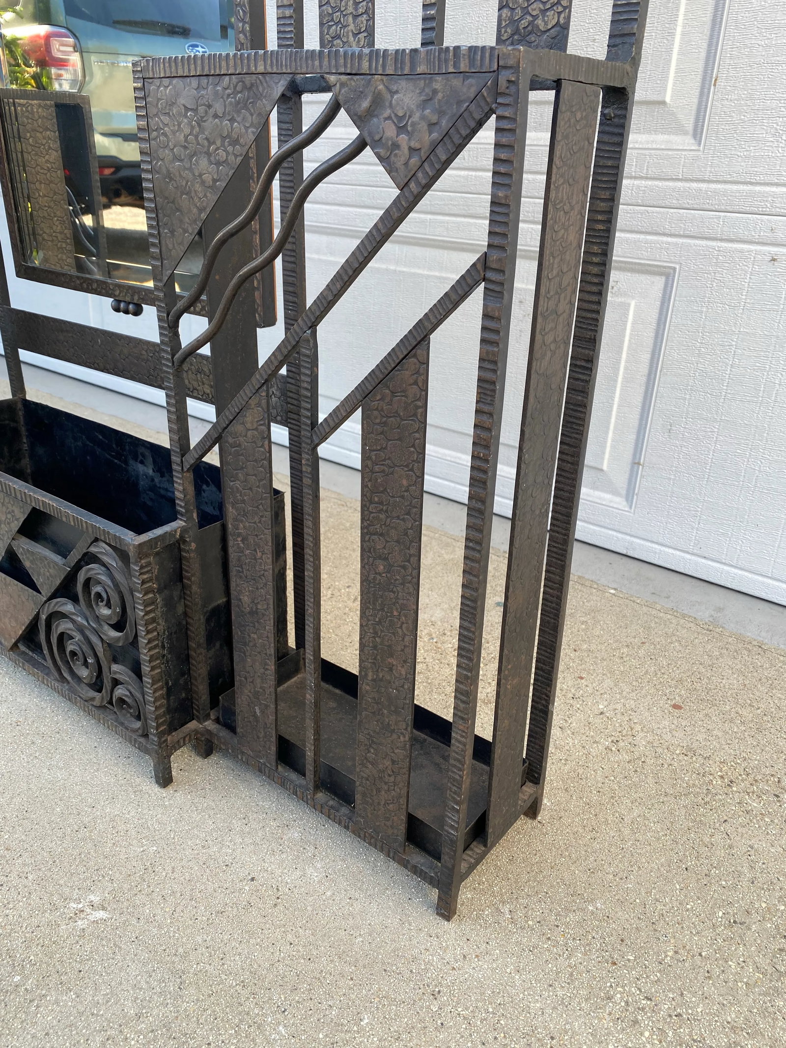 1930s French Art Deco Hammered Iron Coat Rack & Hall Tree With Mirror - Attributed to Edgar Brandt - 10