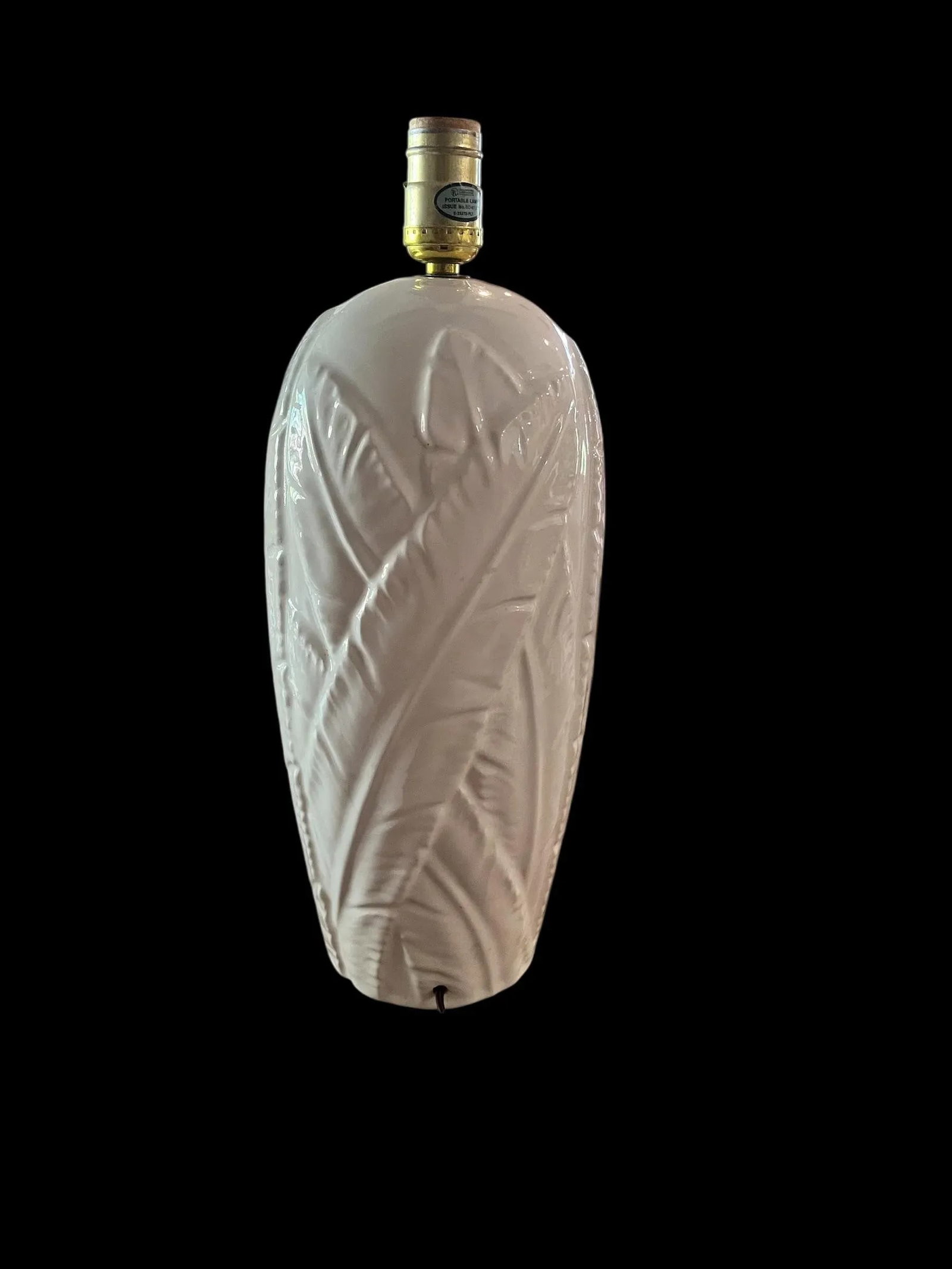 1970's Palm Beach Style White Ceramic Table Lamp - 2