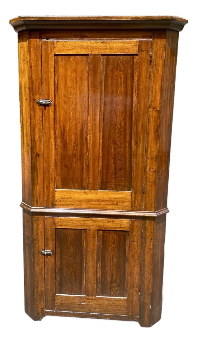 19th-Century Amish Blind Door Pine Corner Cupboard: Bring a masterful touch of early American folk history and rich texture into your home with this exceptional antique blind door cupboard. Sourced directly from the historic Amish heartland of Lancaste