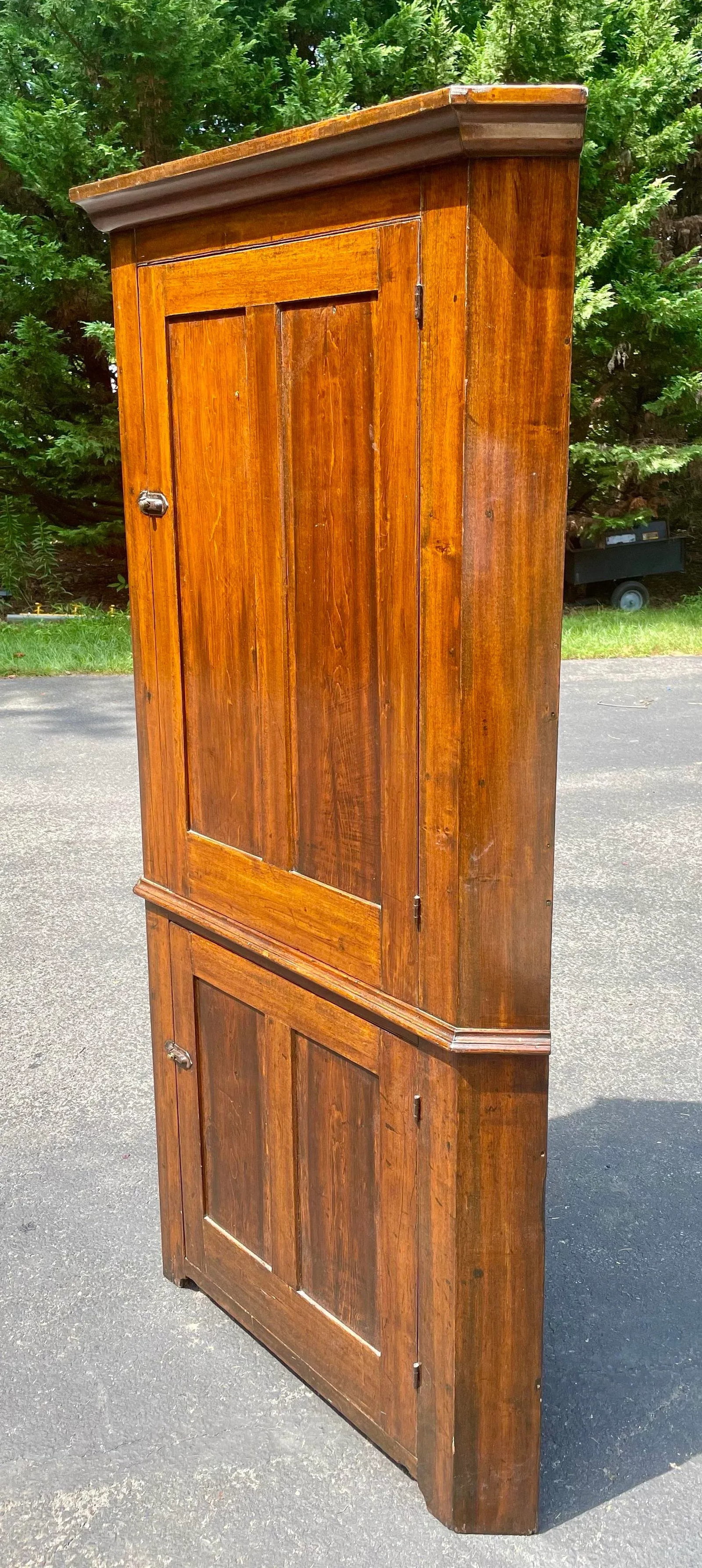 19th-Century Amish Blind Door Pine Corner Cupboard - 3