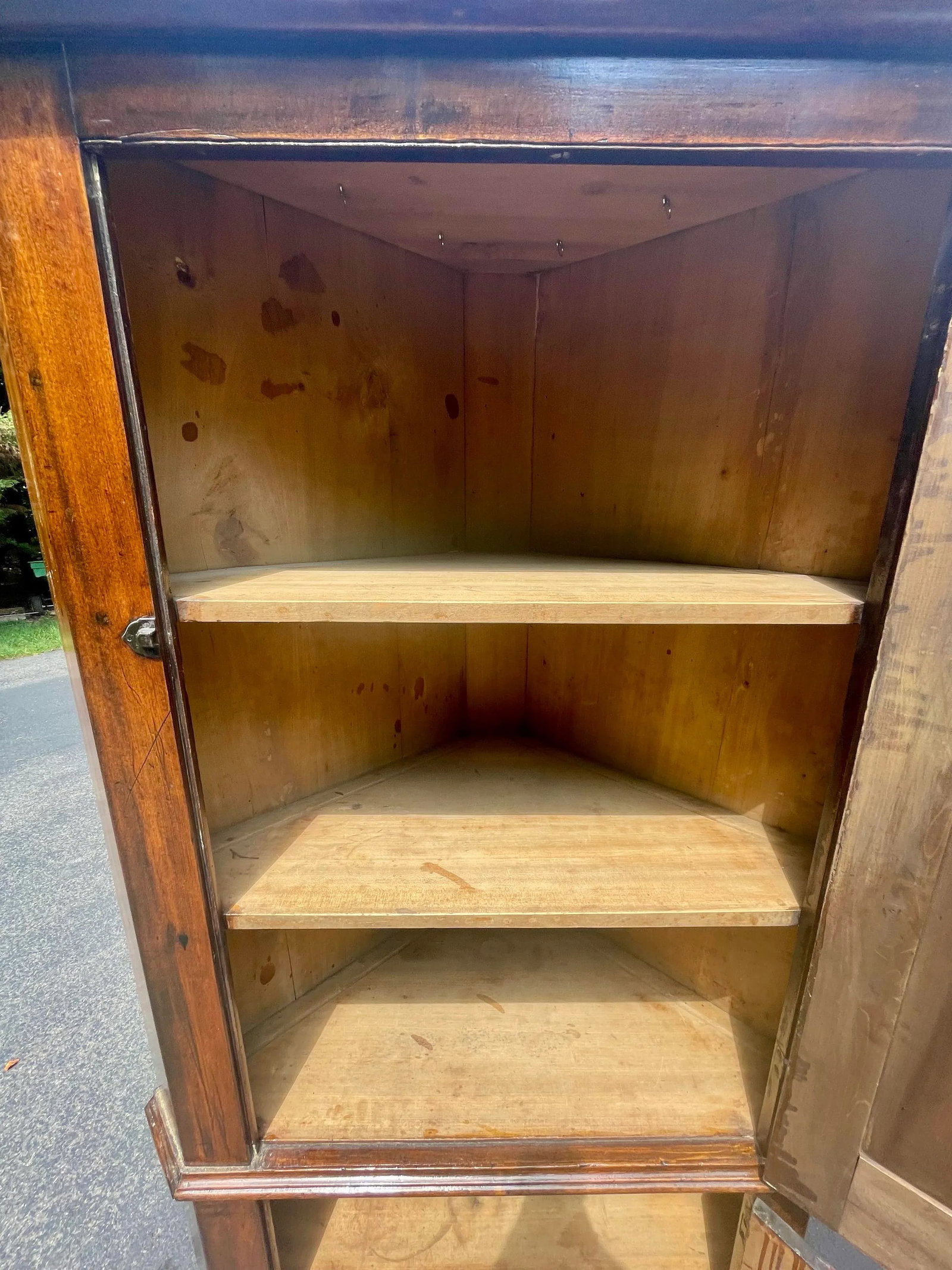 19th-Century Amish Blind Door Pine Corner Cupboard - 7