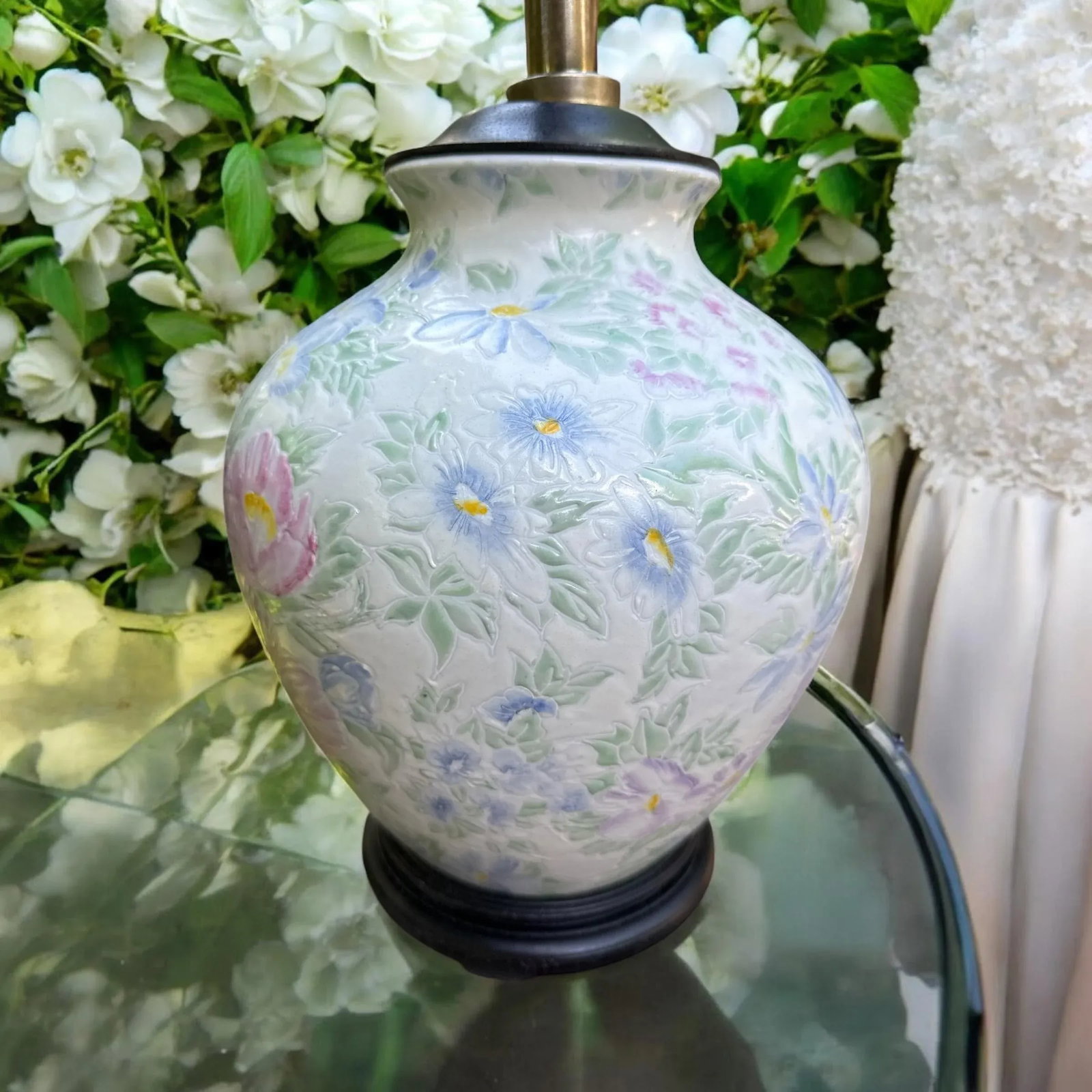 1970s Chinoiserie Table Lamp Ginger Jar Ceramic Floral Painted Famille Rose - 2