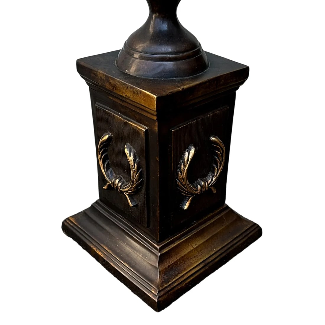 Pair of Mid 20th Century French Patinated Bronze Laurel Wreath Spire Obelisks - 4