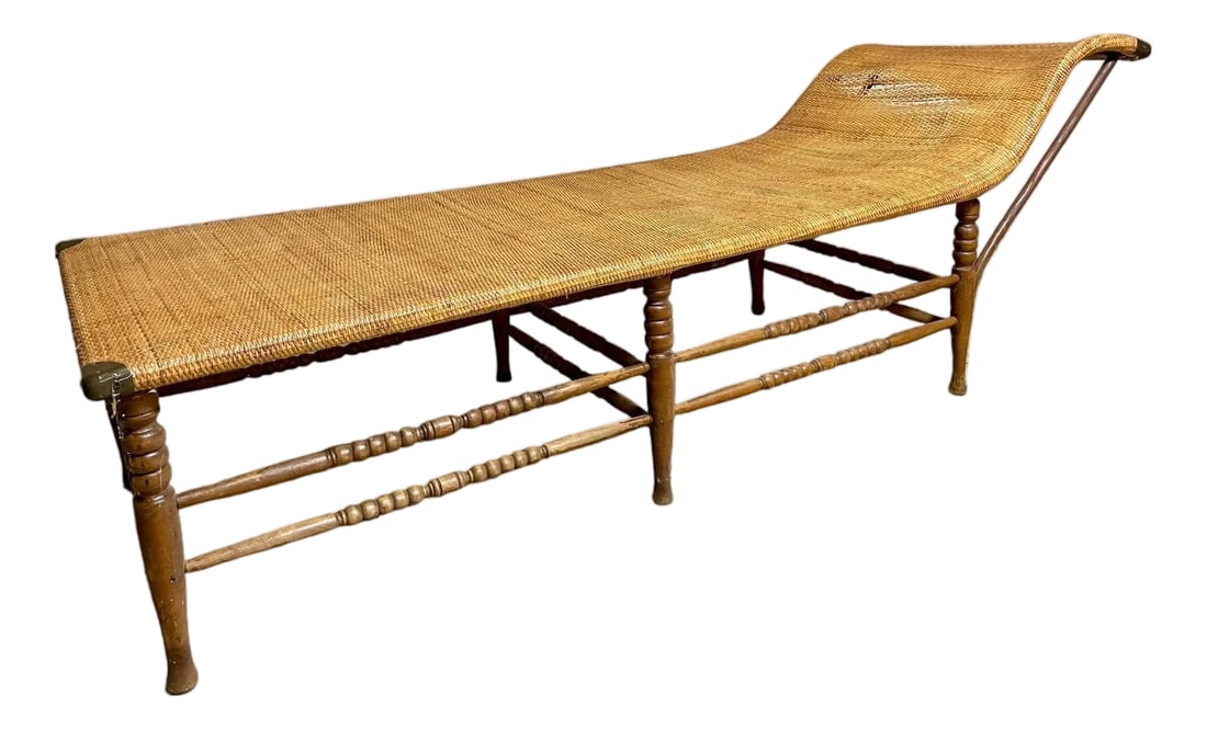 Elegant Vintage Wood and Wicker Colonial Chaise Lounge Attributed to Heywood Wakefield: Vintage, elegant wood and wicker chaise lounge attributed to Heywood Wakefield. Requires some repairs to achieve perfection. Please refer to all accompanying photos for a comprehensive view. We can ge