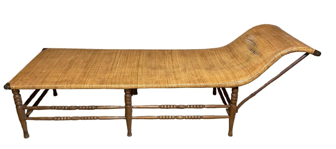 Elegant Vintage Wood and Wicker Colonial Chaise Lounge Attributed to Heywood Wakefield - 3