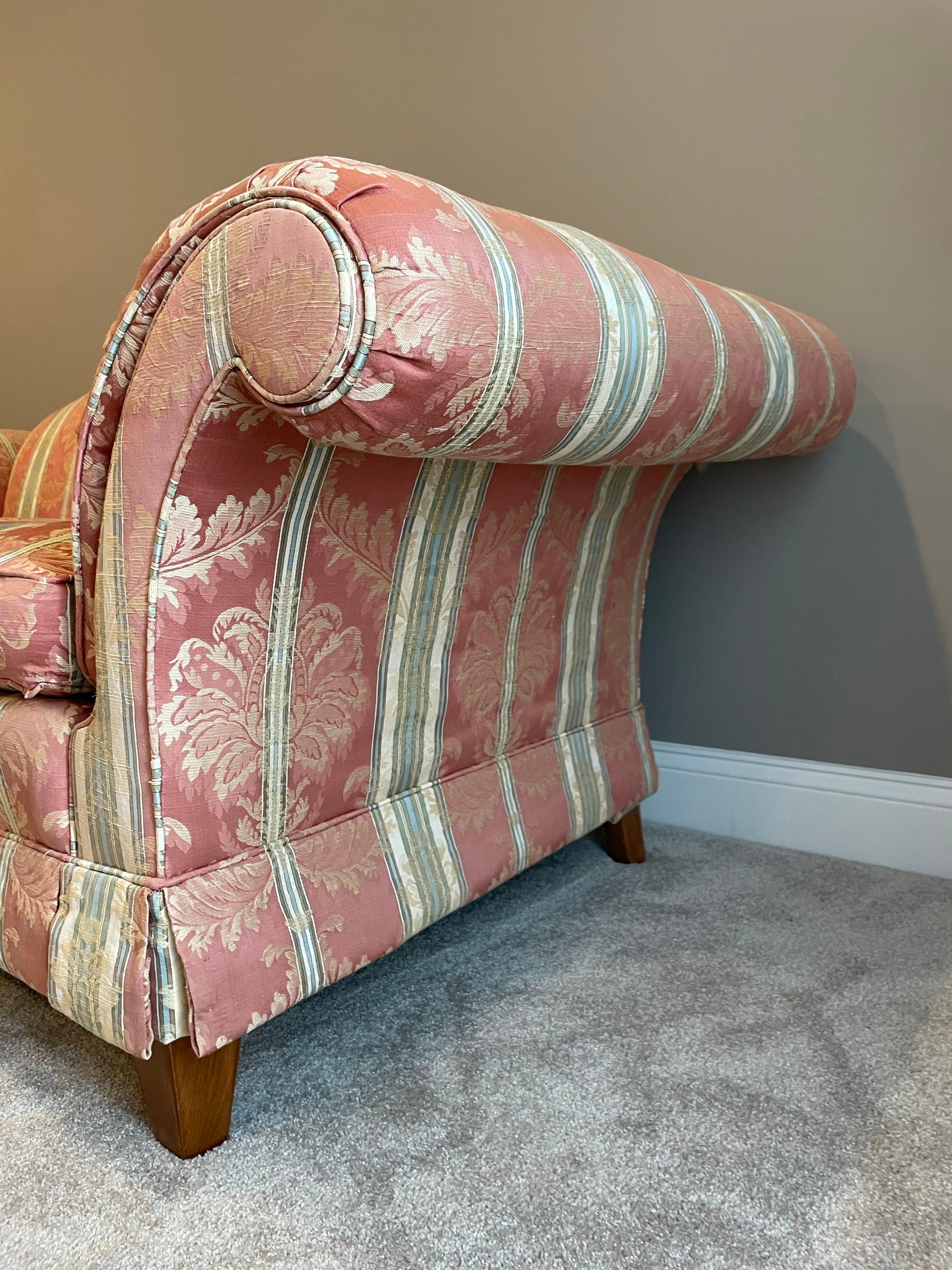 Southwood Chippendale Camelback Sofa - 7