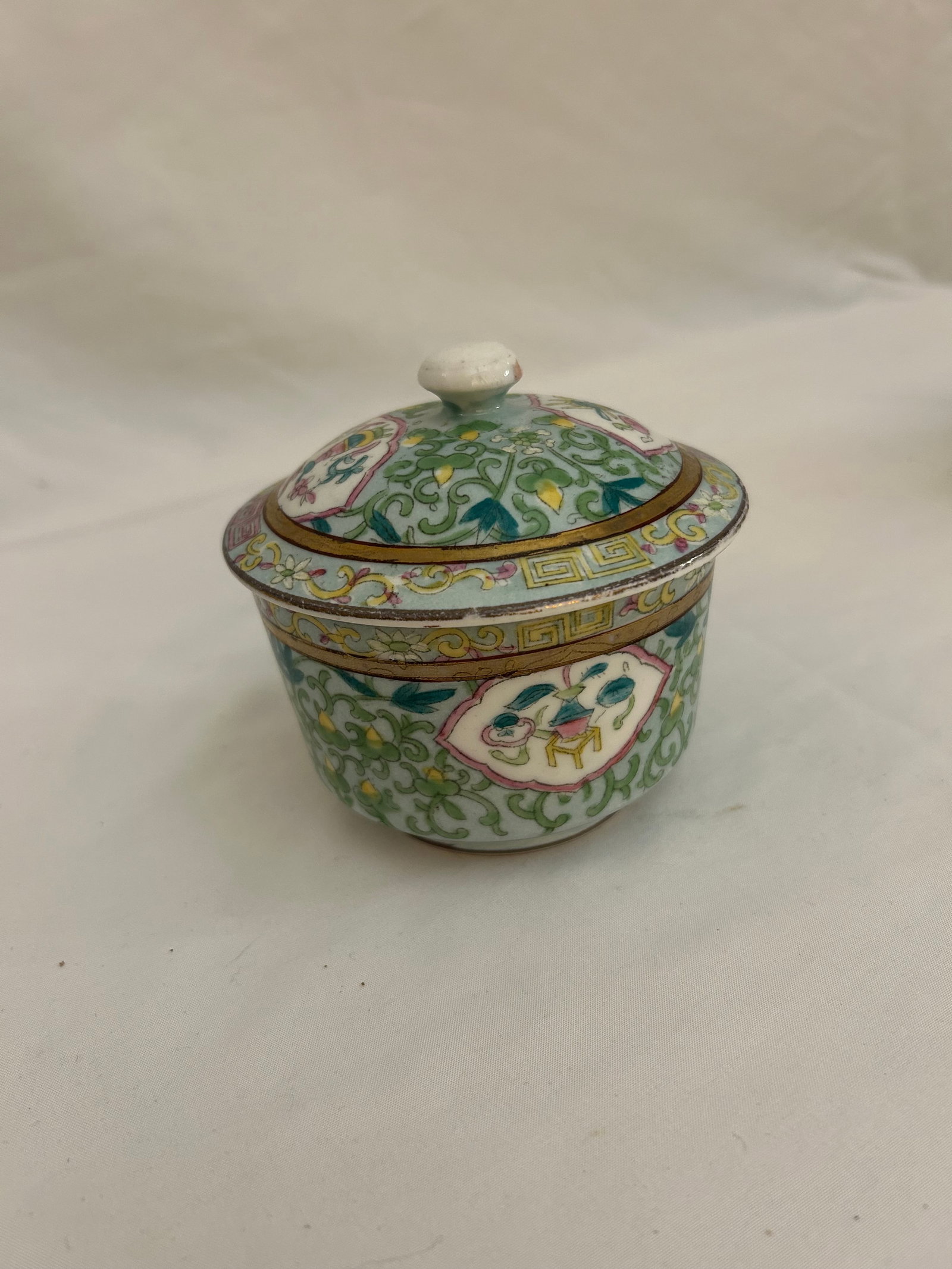 Imperial Gardner Porcelain - Chinese-Taste Ensemble (6 Pieces) - 16