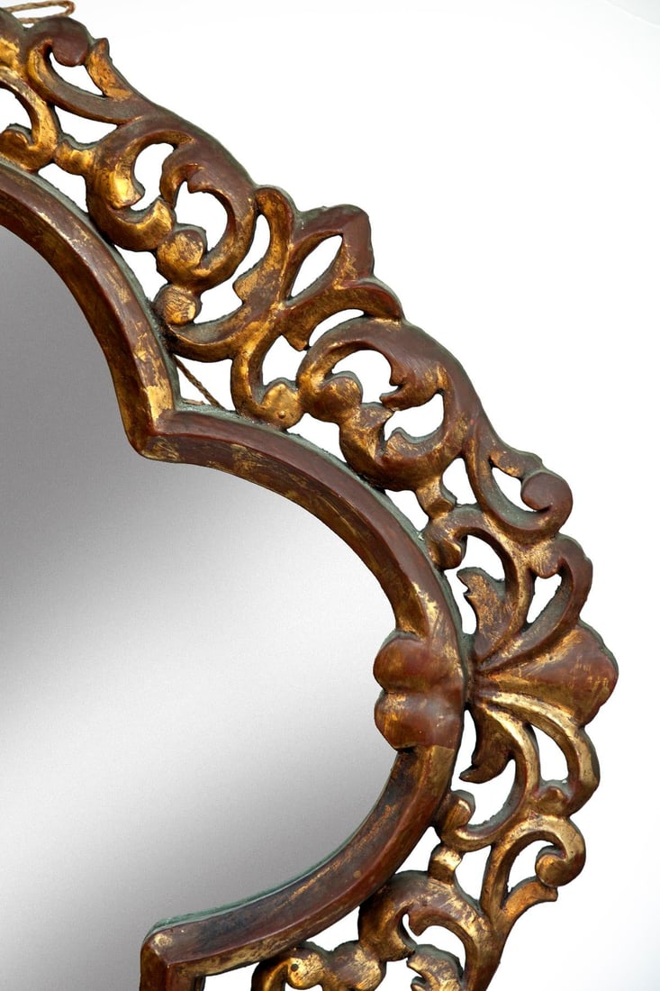 Mid 20th Century Wood Carved & Gilt Quatrefoil Framed Mirror - 2