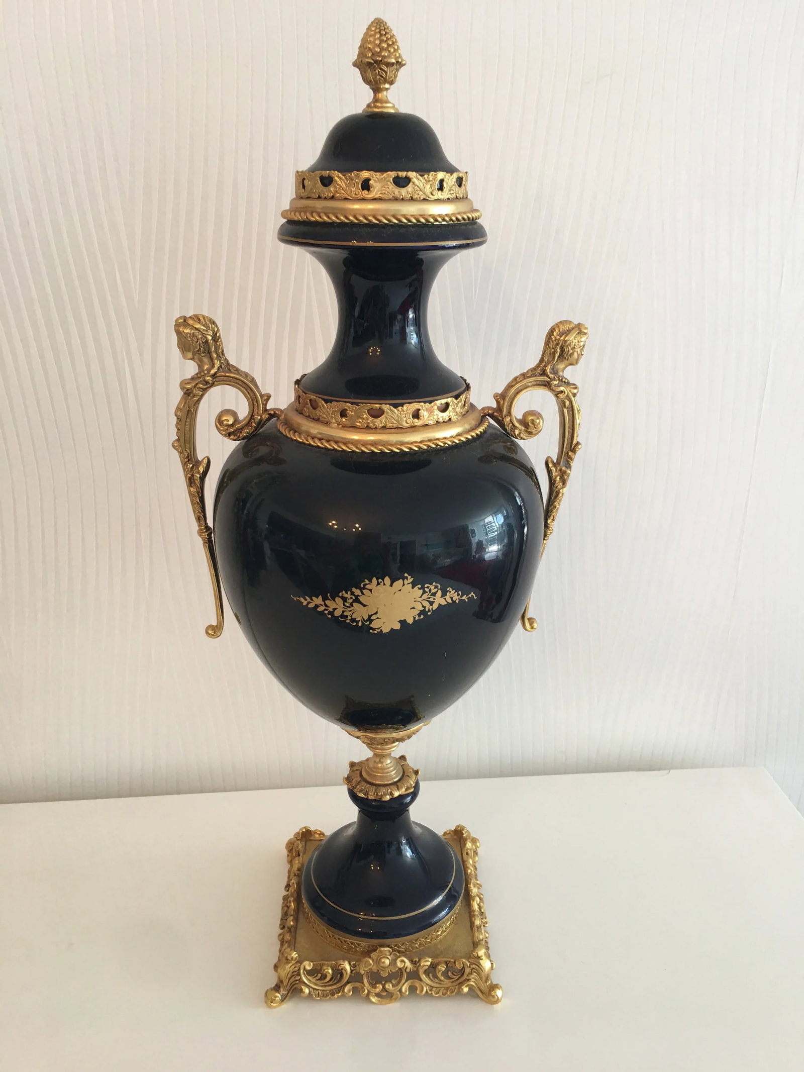 Late 19th Century Acf Victorian Romantic French Porcelain Gilt Vase - 5