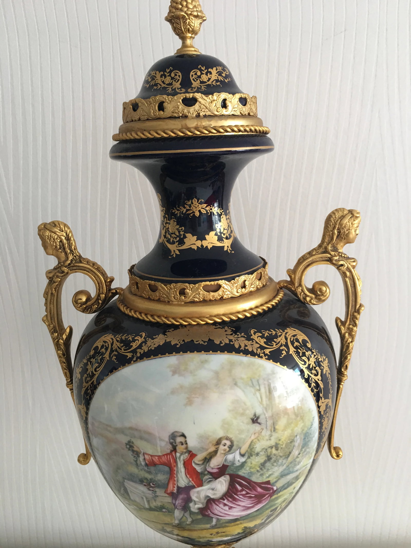 Late 19th Century Acf Victorian Romantic French Porcelain Gilt Vase - 2