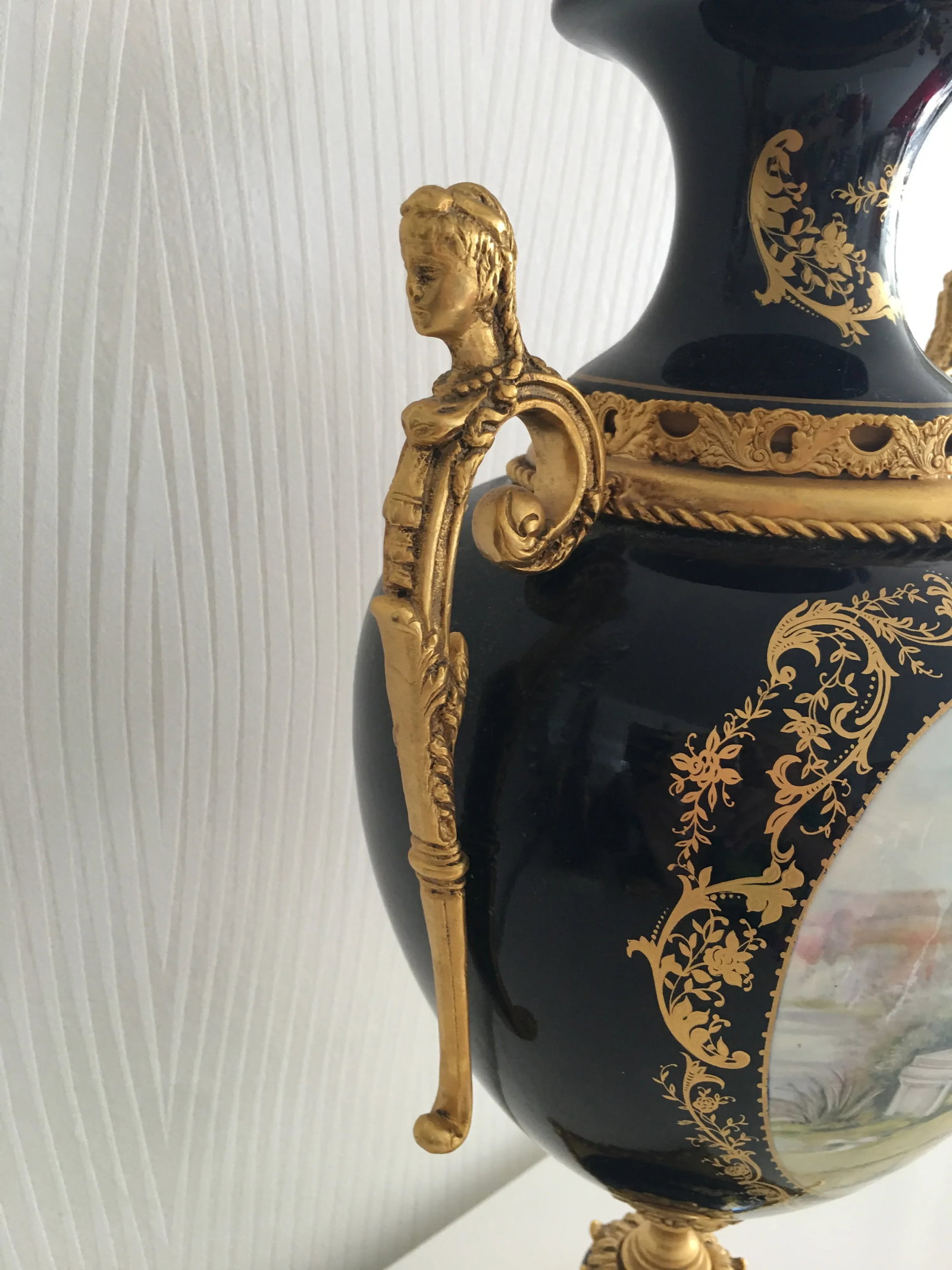 Late 19th Century Acf Victorian Romantic French Porcelain Gilt Vase - 4