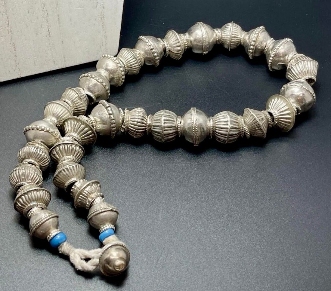 Antique Afghani Silver Balochi Bead Necklace. Antique Afghanistan Jewelry - 2