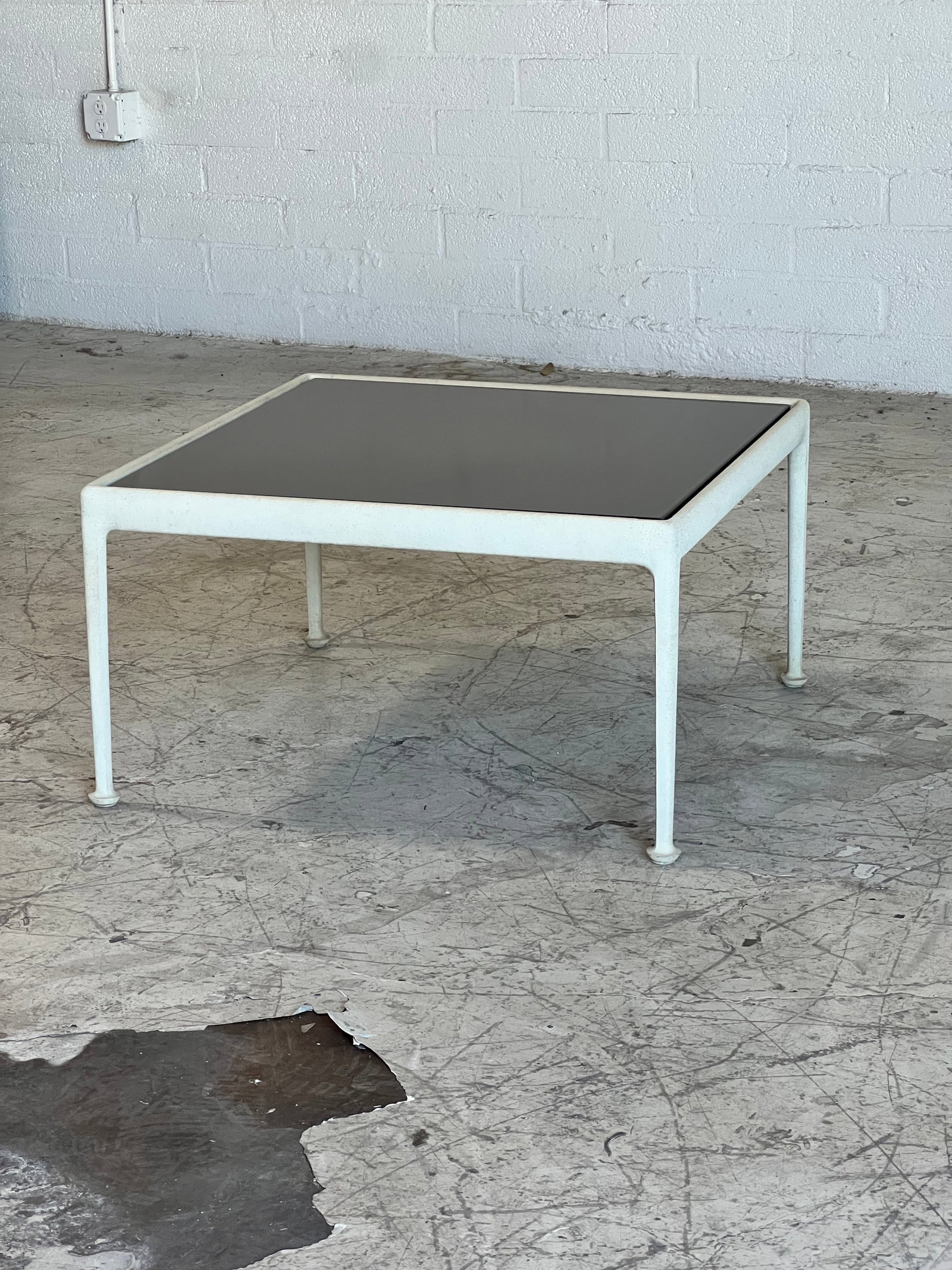 Mid Century Modern Aluminum and Enamel Coffee Table by Richard Schultz for Knoll - 3